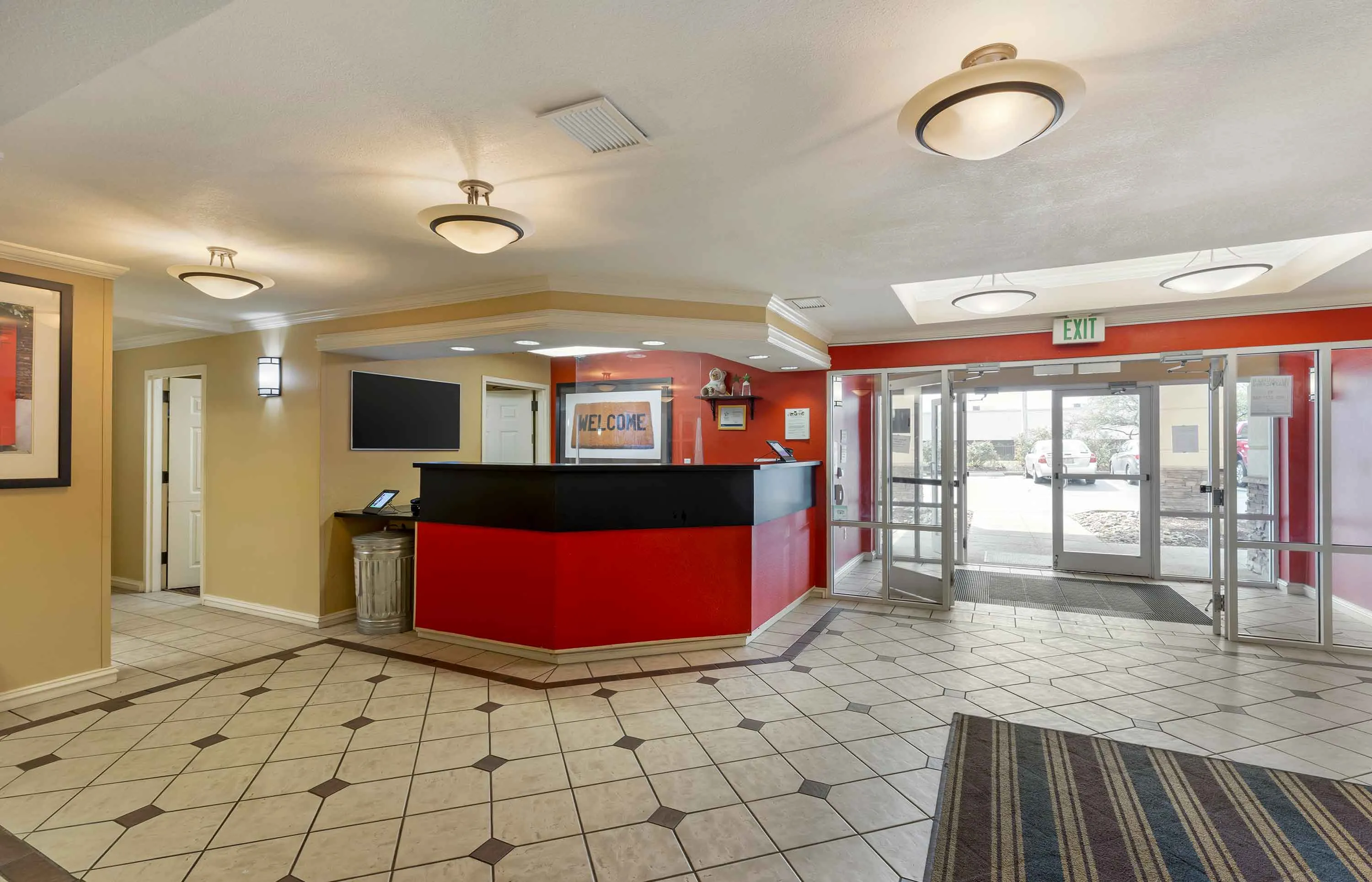 Lobby and Guest Check-in