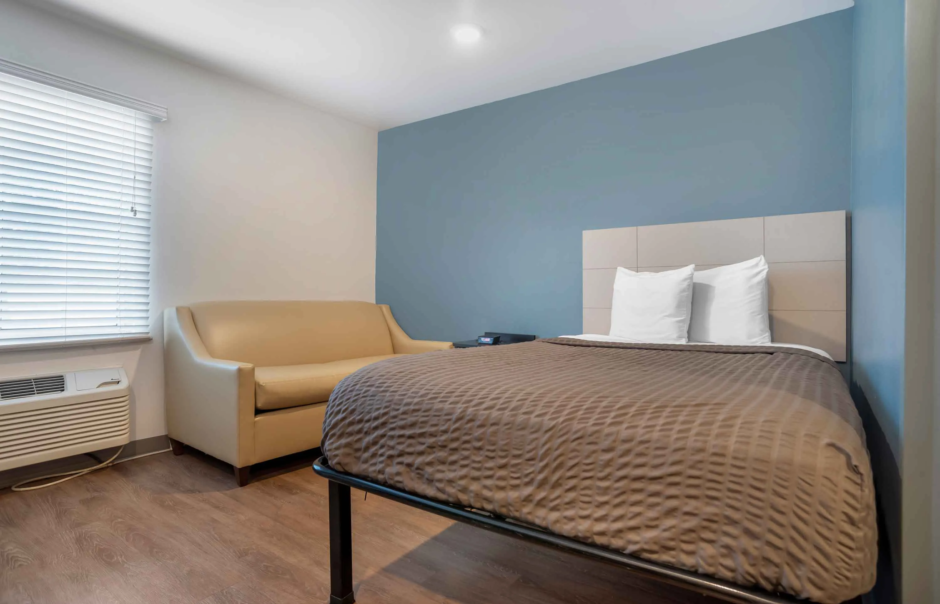 Studio Suite - 1 Full Bed