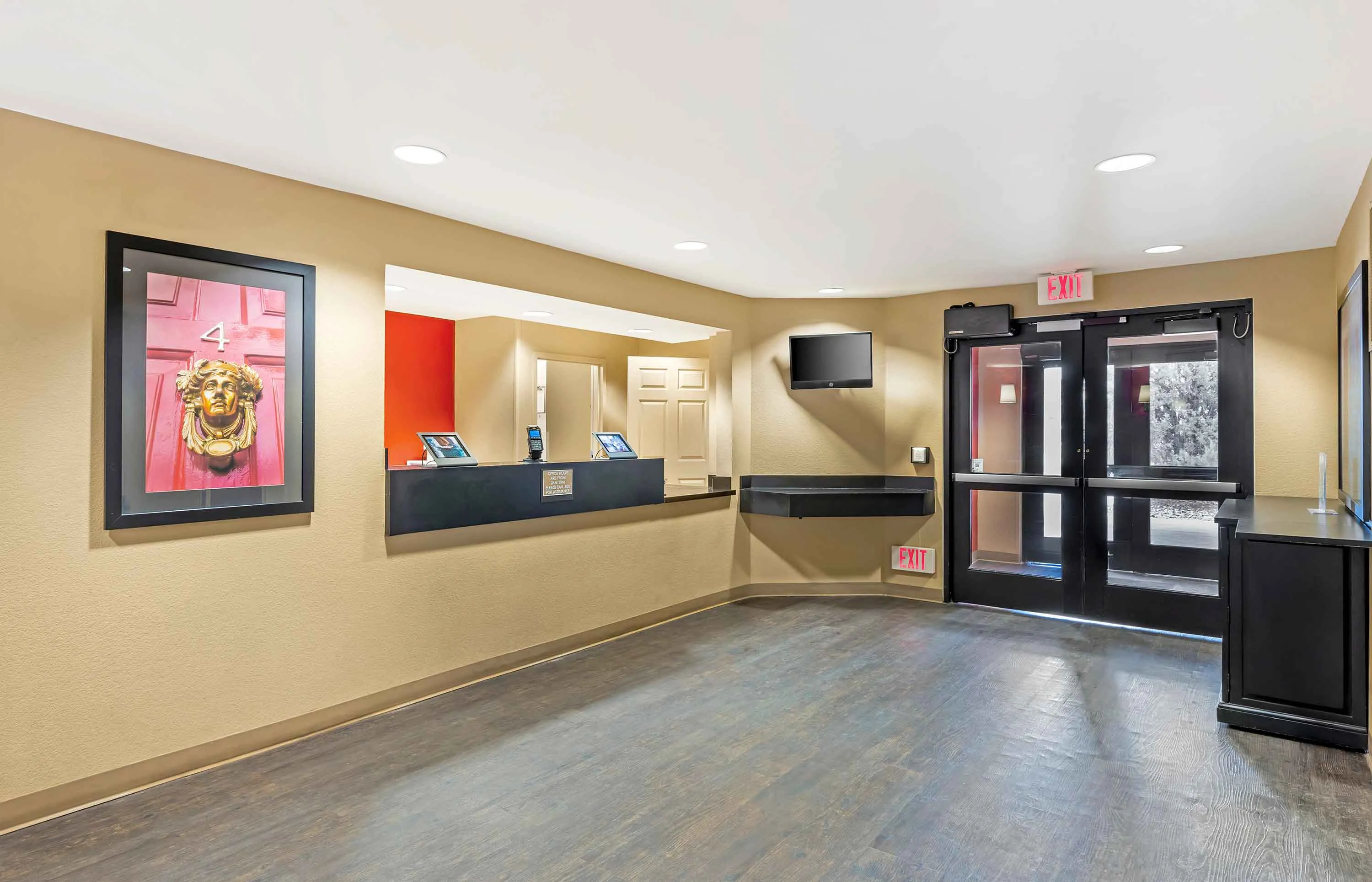 Lobby and Guest Check-in