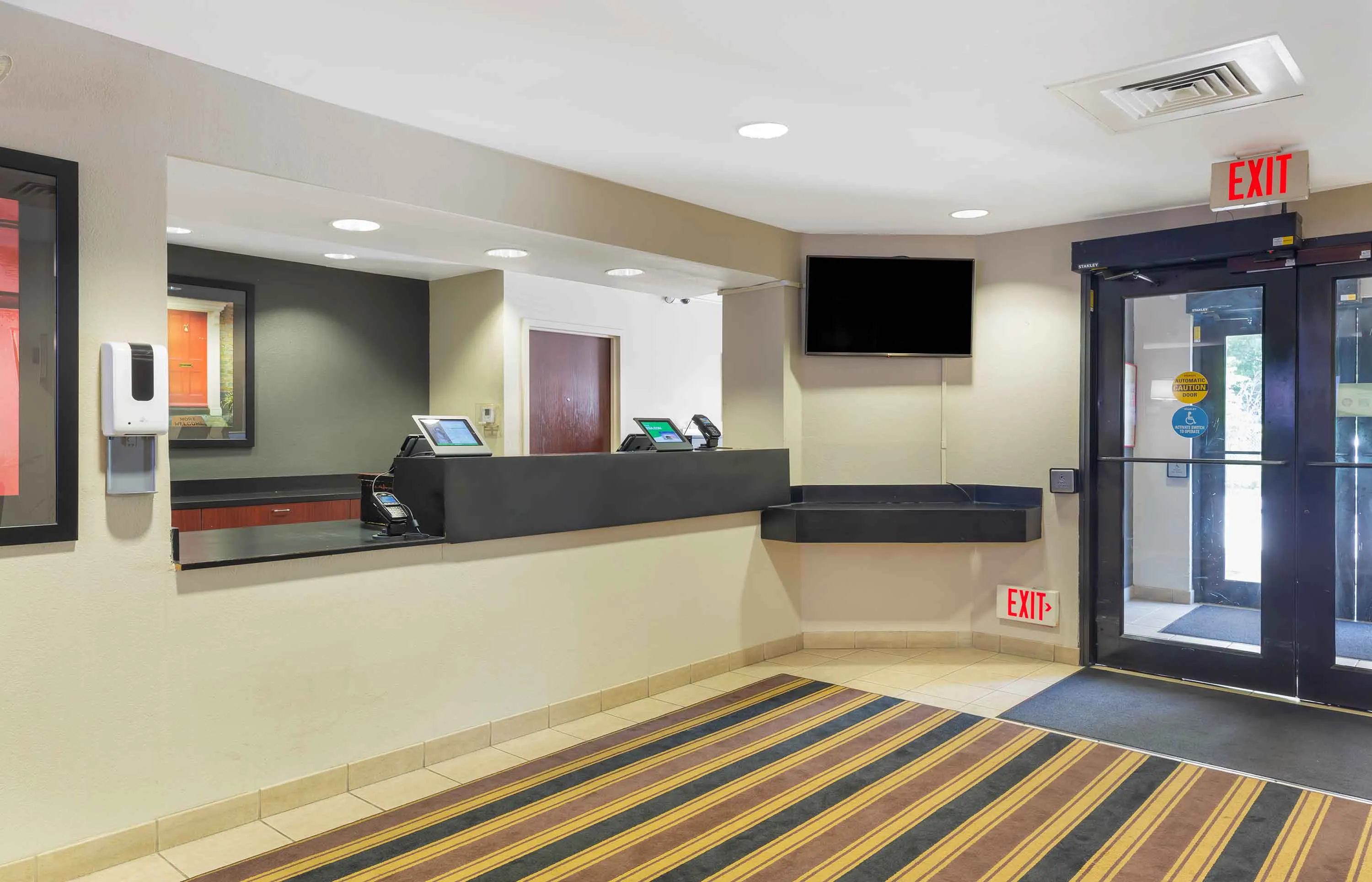 Lobby and Guest Check-in