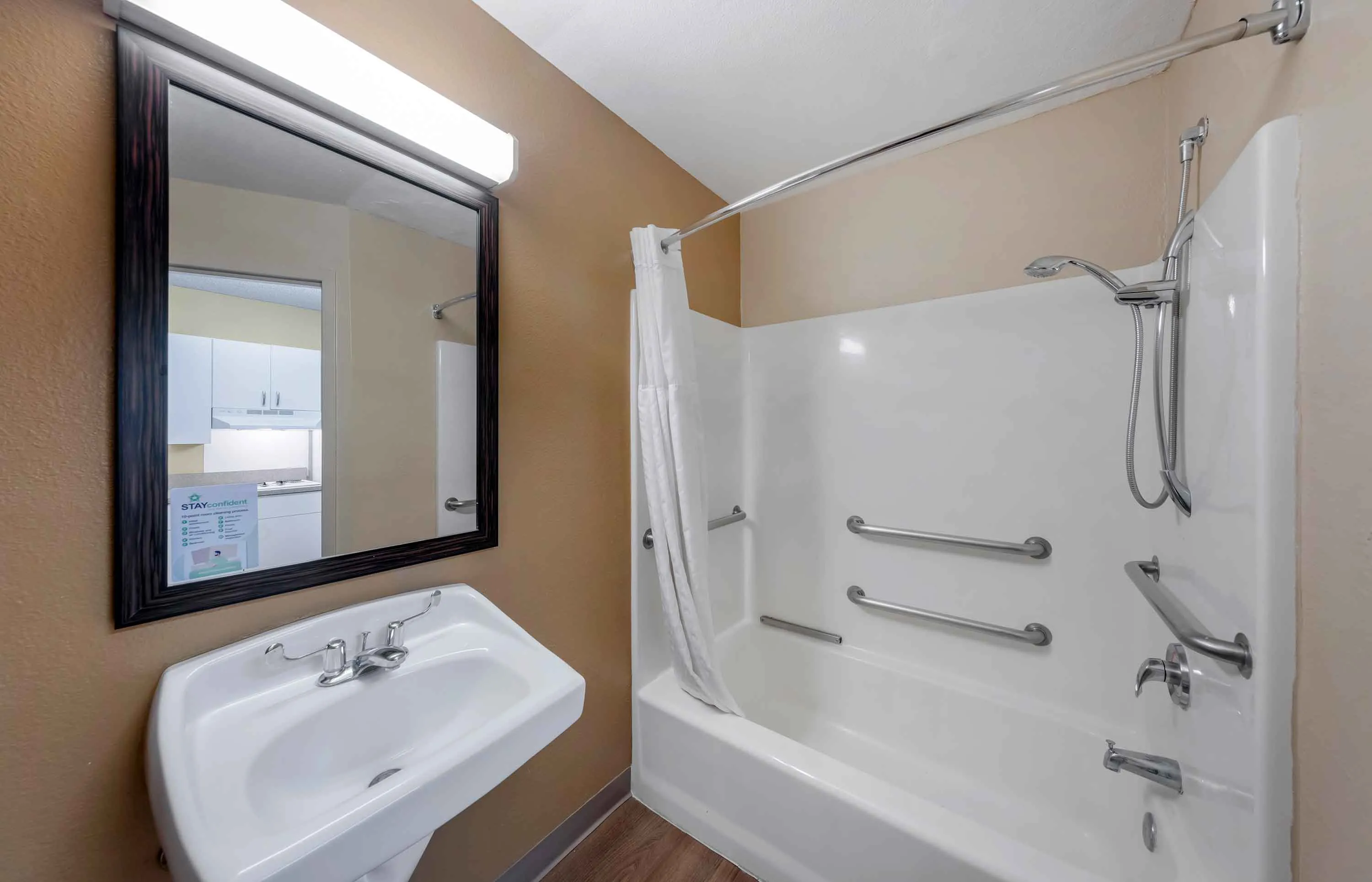 Studio Suite - 2 Full Beds