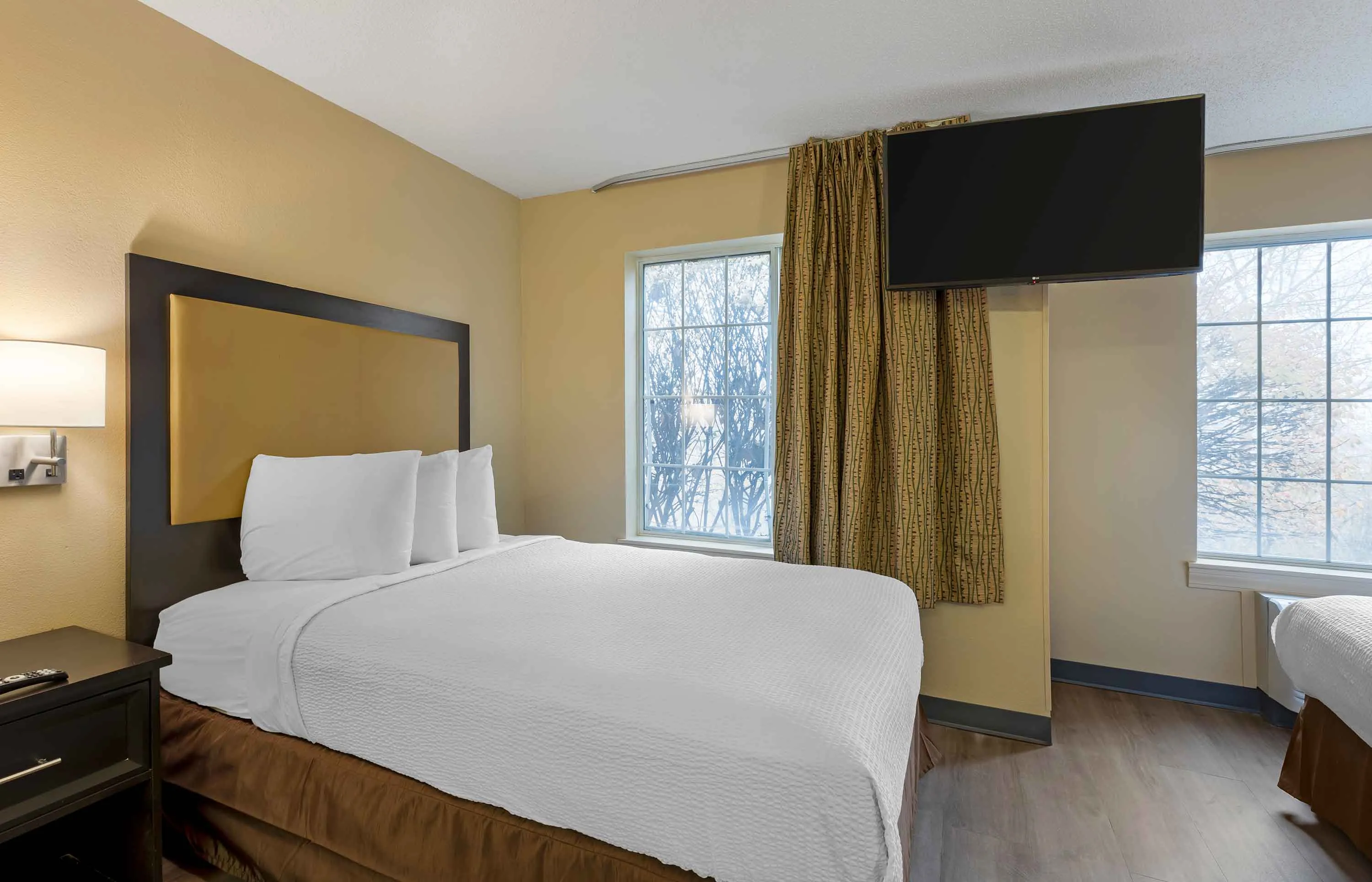 Studio Suite - 2 Full Beds