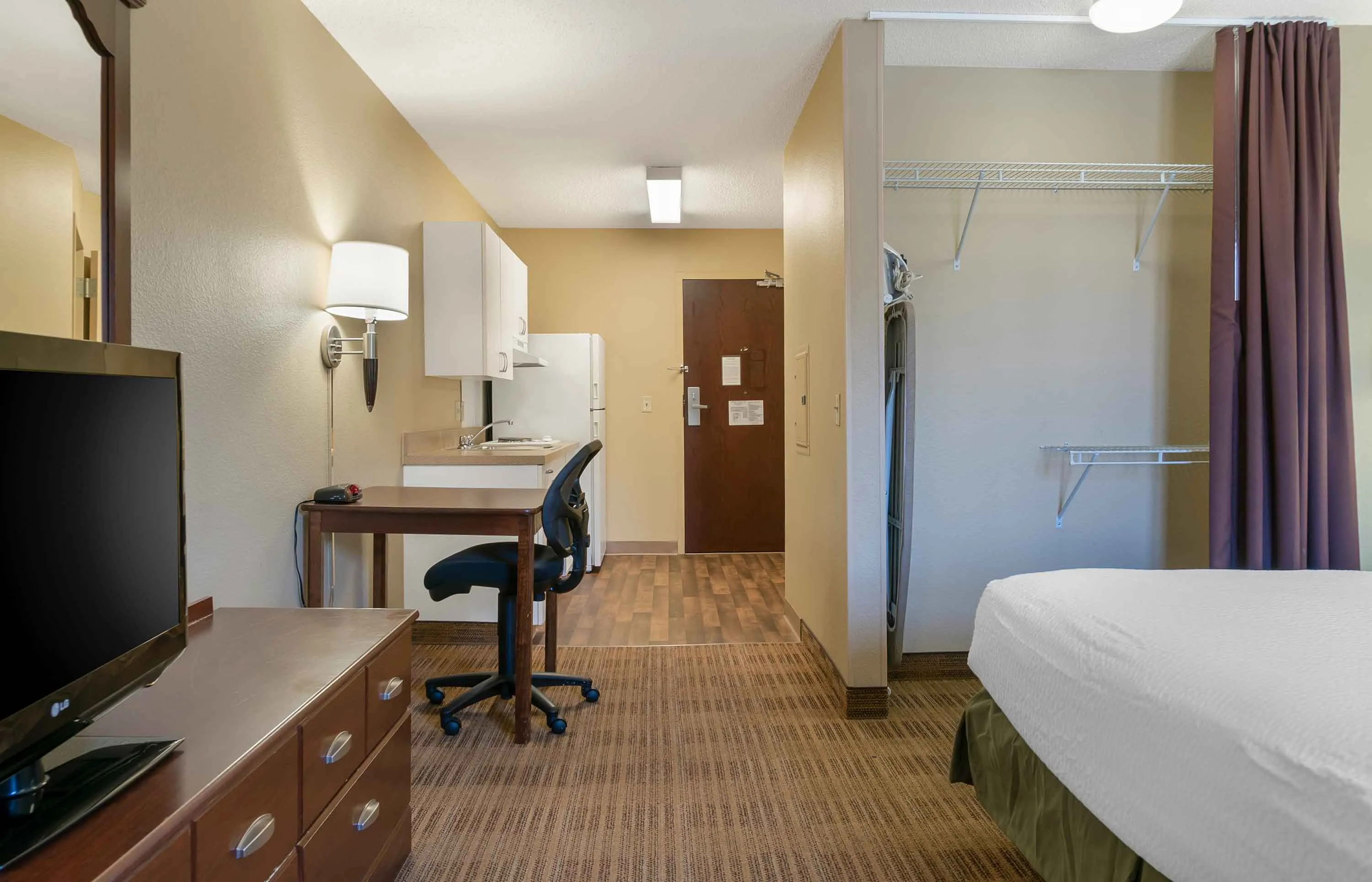 Studio Suite - 1 Queen Bed