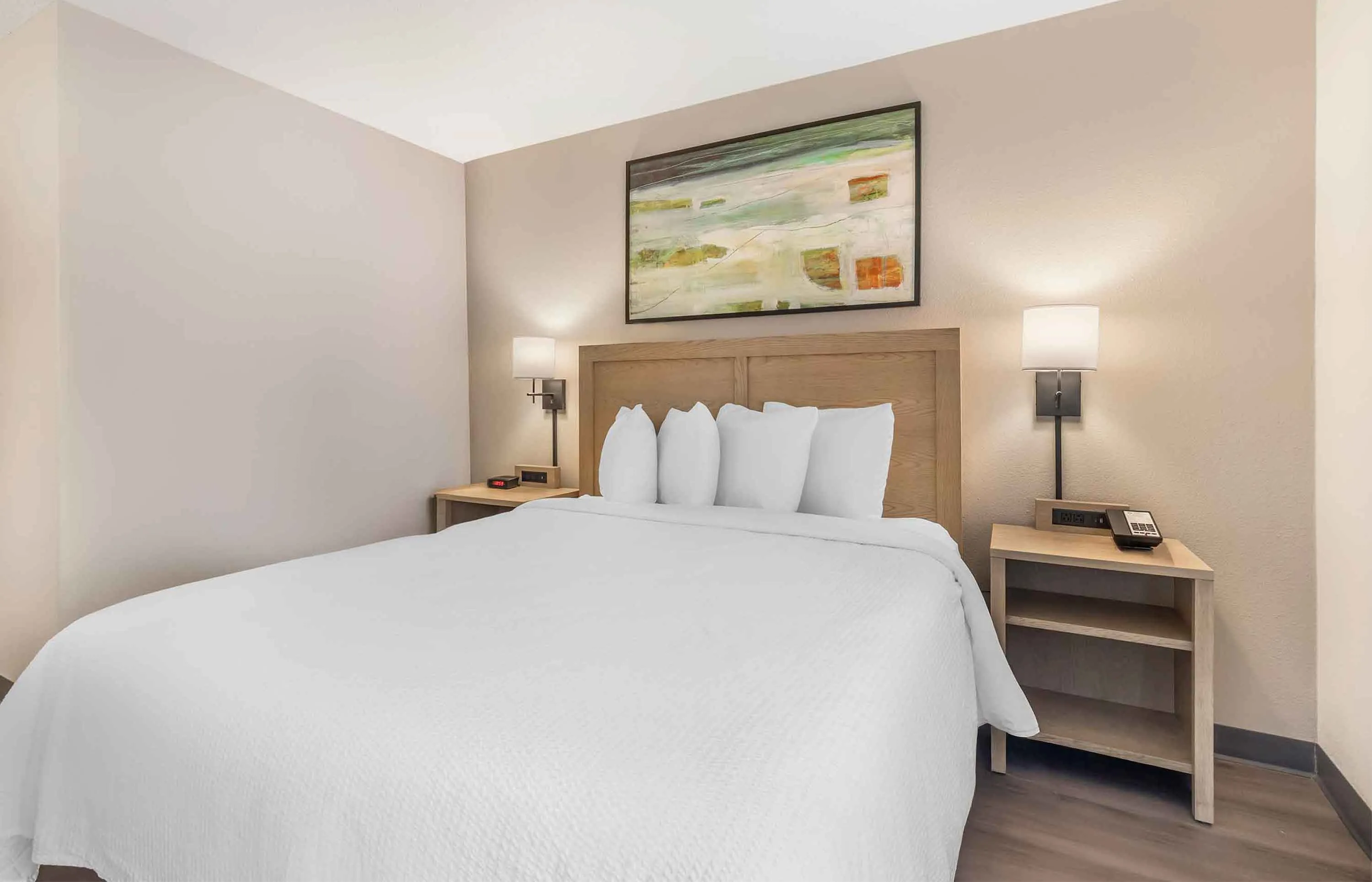 Deluxe Studio - 1 King Bed