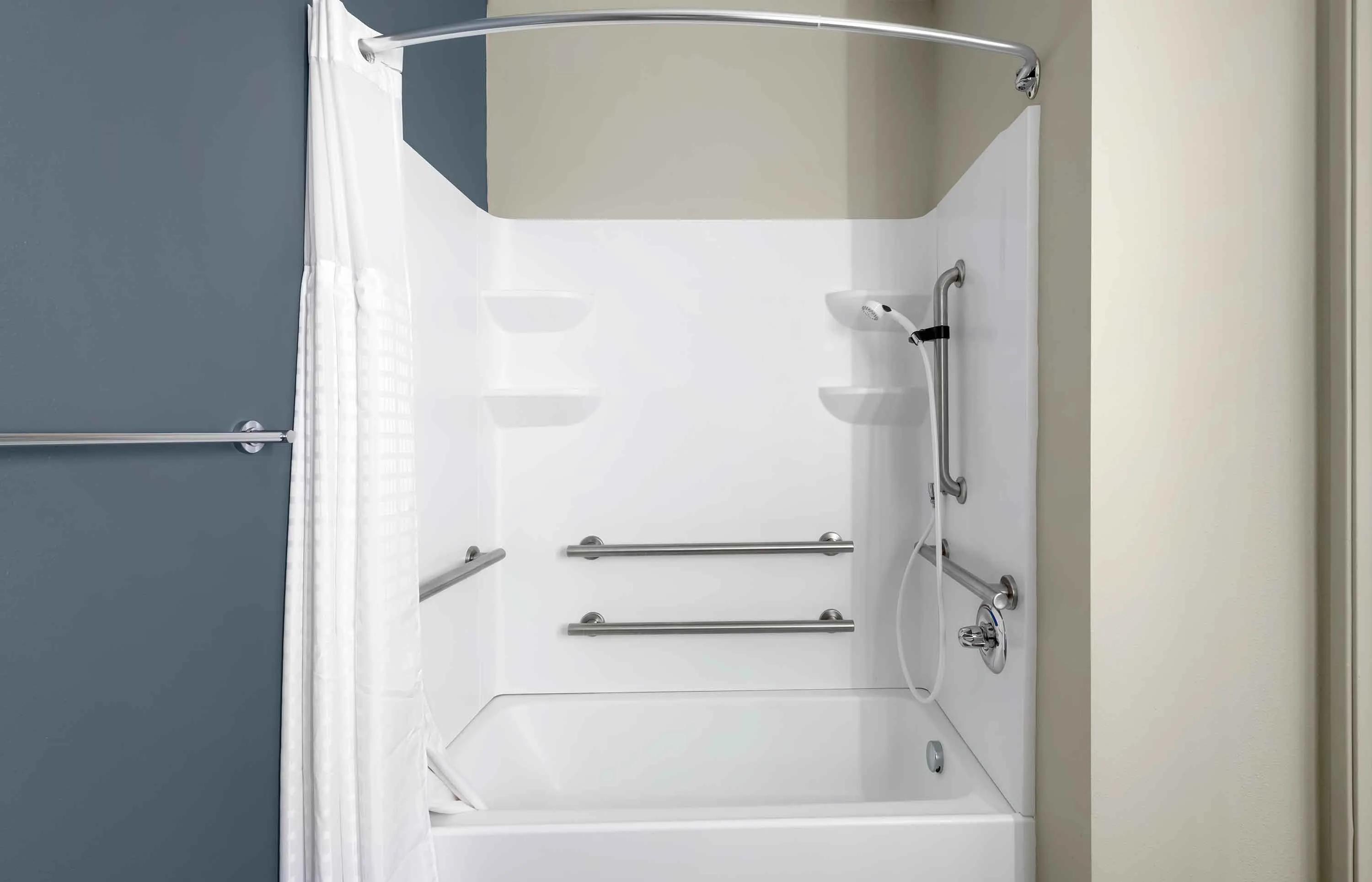 Studio Suite - 2 Queen Beds