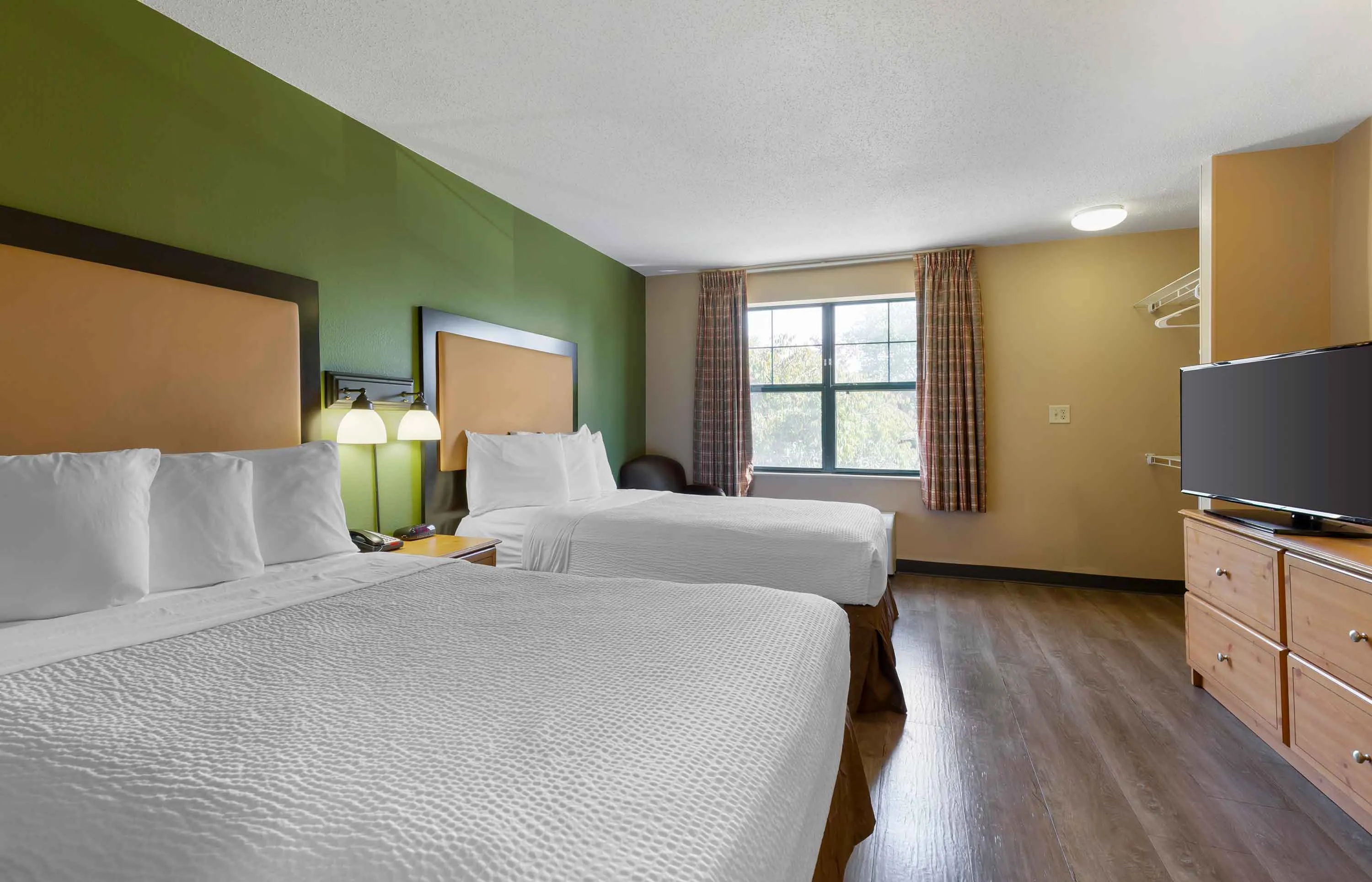 Studio Suite - 2 Full Beds