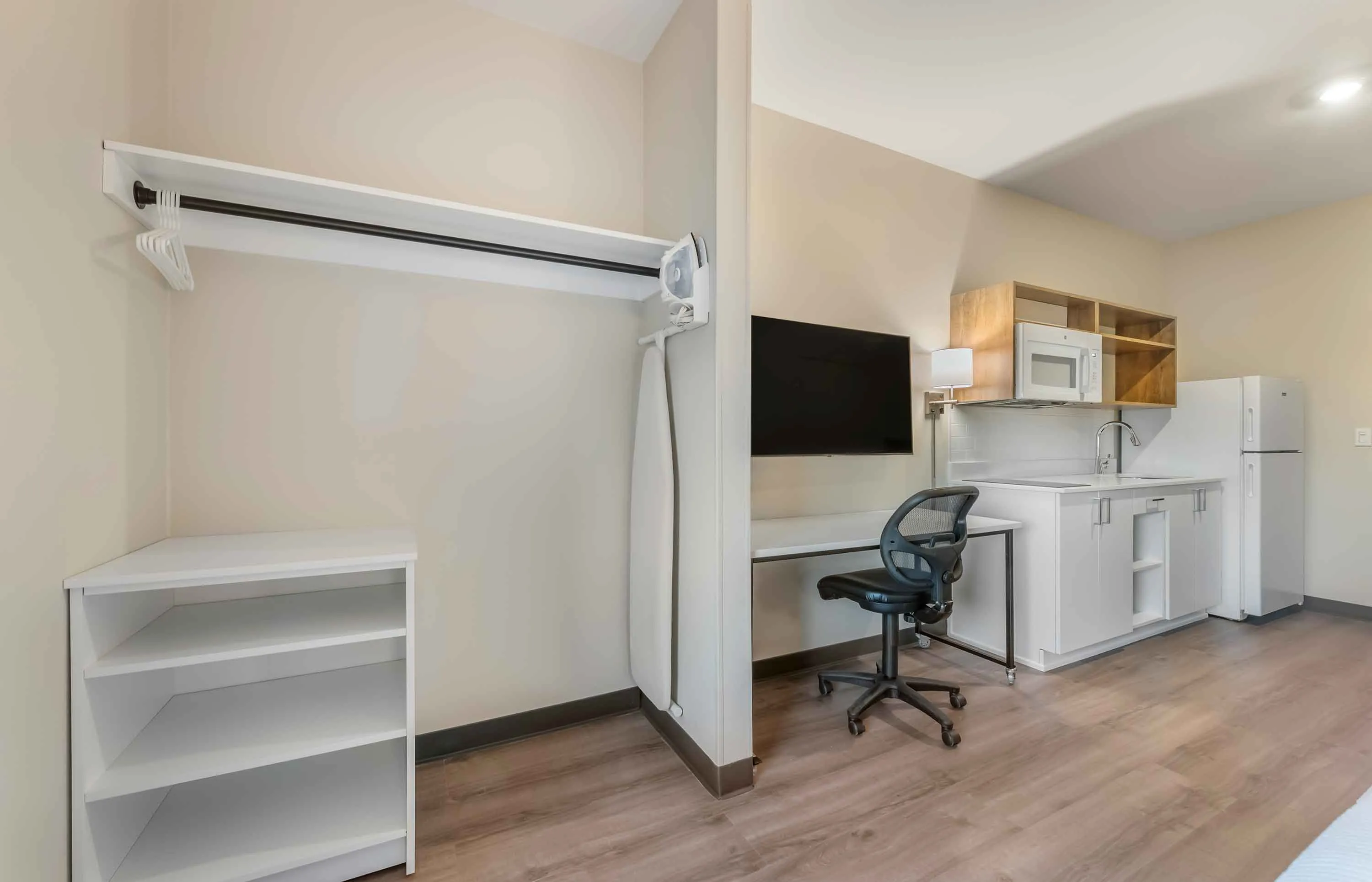 Studio Suite - 1 Queen Bed