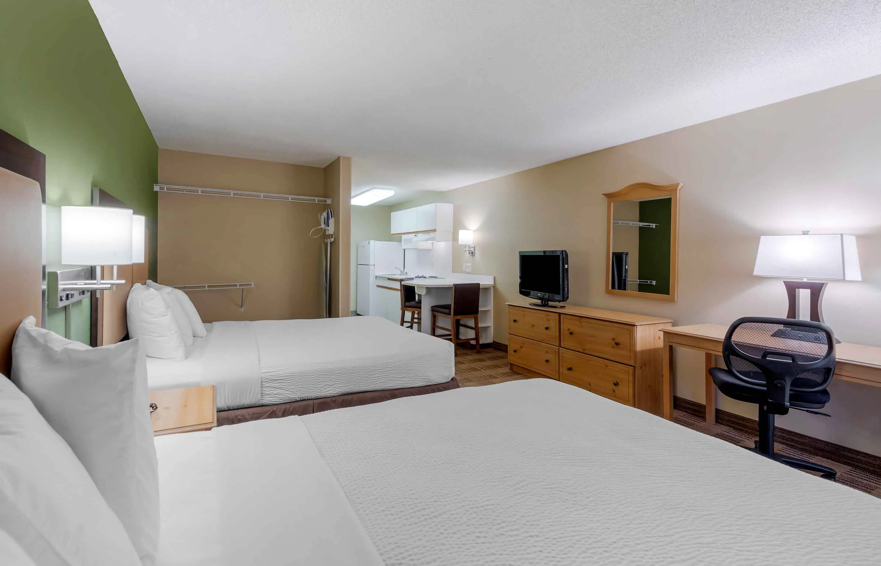 Studio Suite - 2 Queen Beds