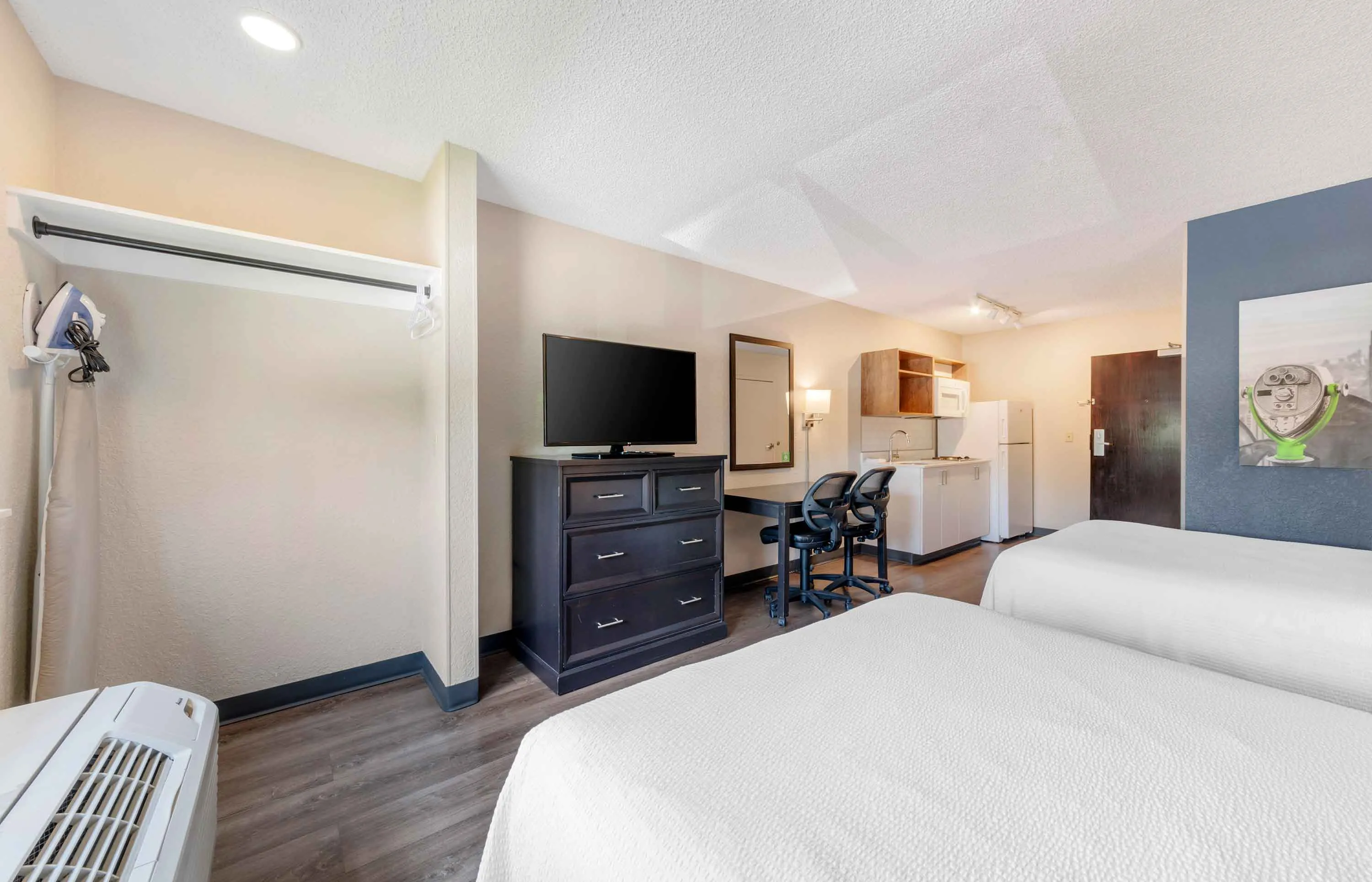 Studio Suite - 2 Full Beds
