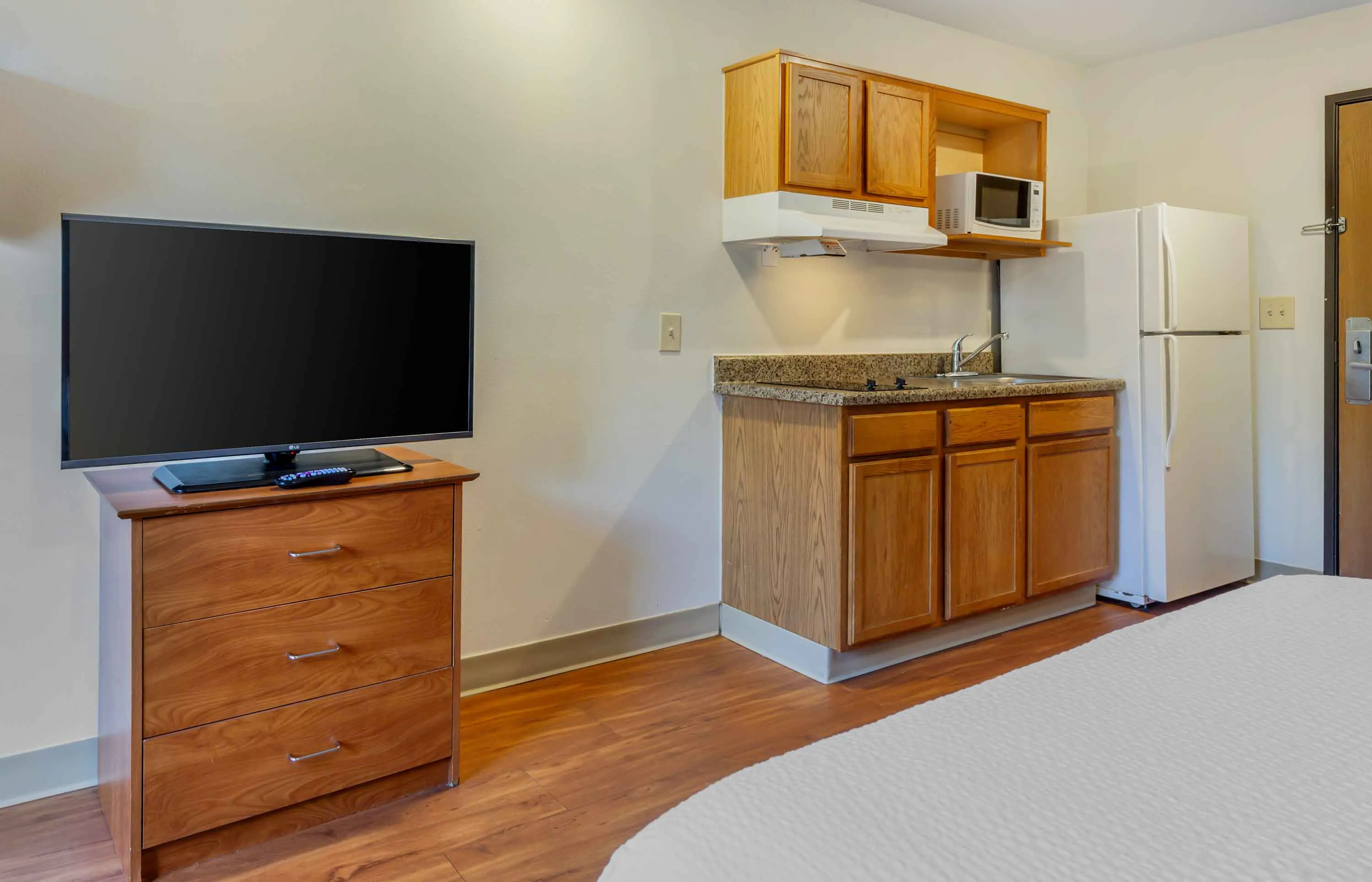 Studio Suite - 1 Full Bed