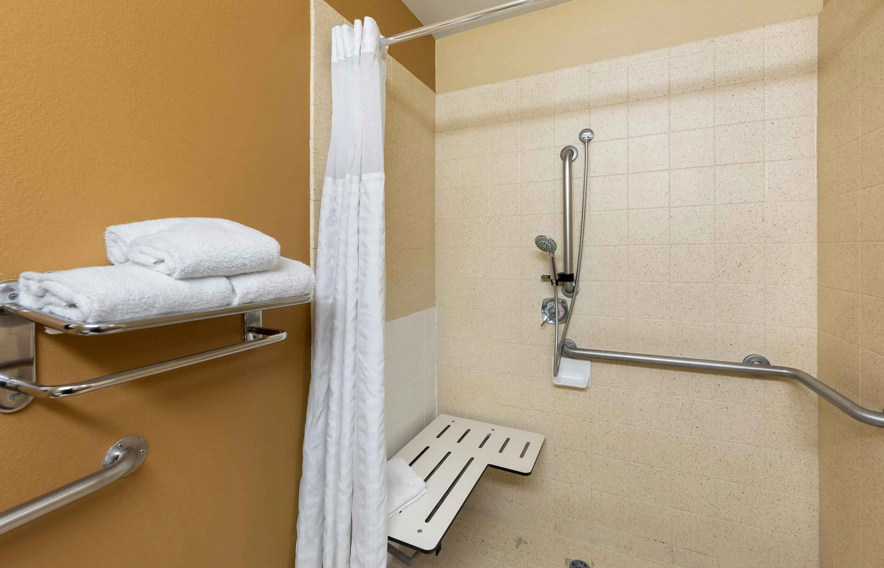 Studio Suite - 2 Queen Beds