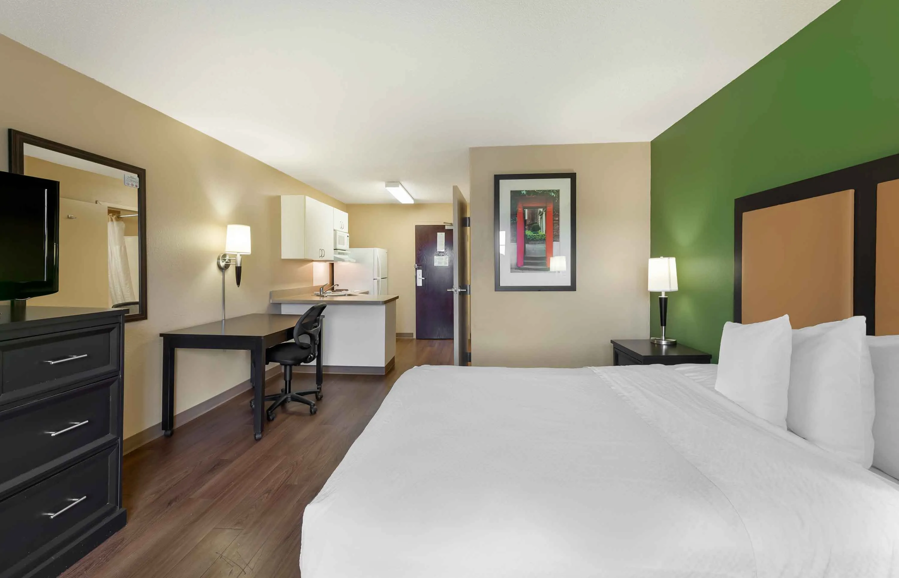 Studio Suite - 1 Queen Bed