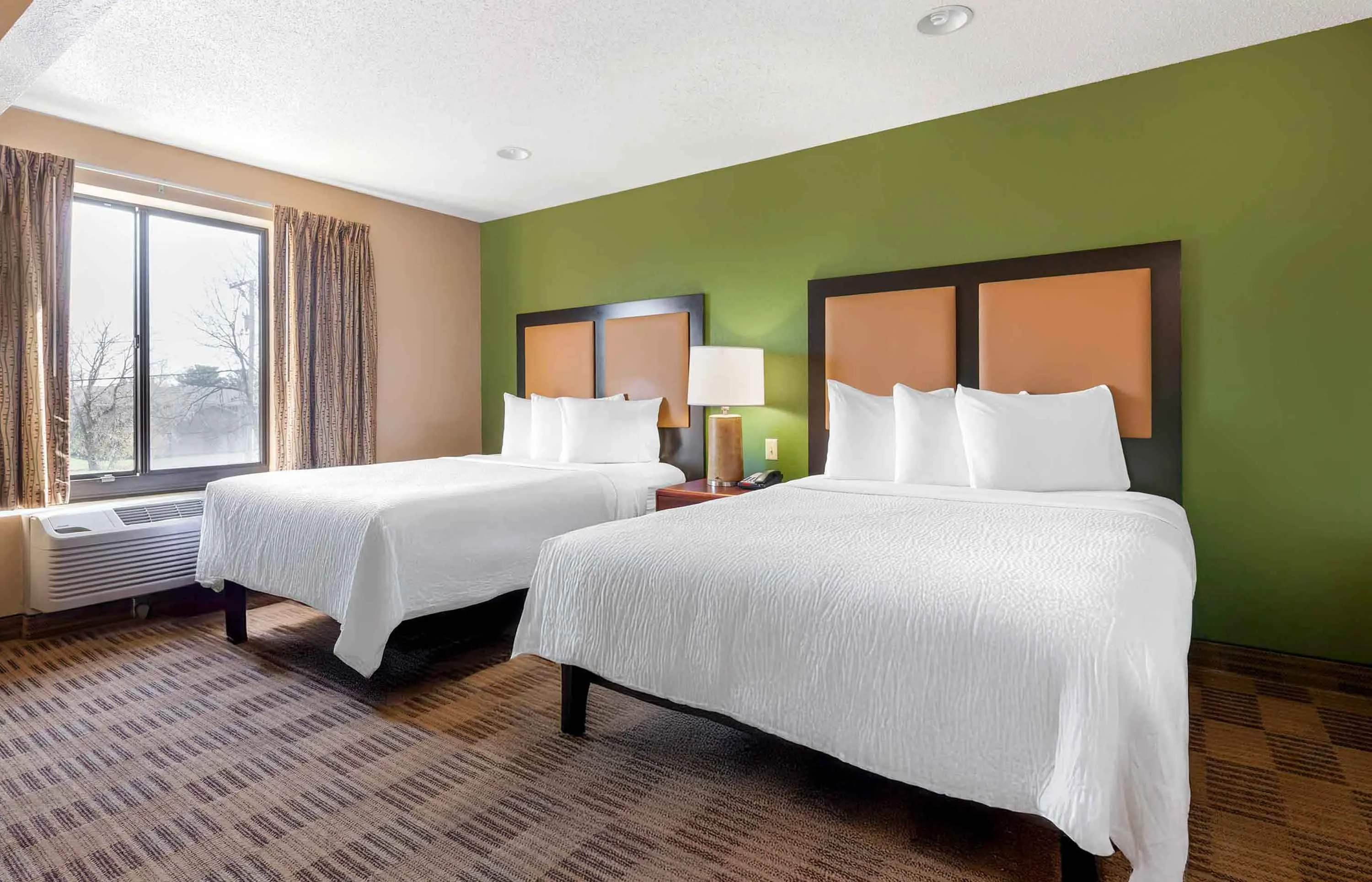 Studio Suite - 2 Full Beds