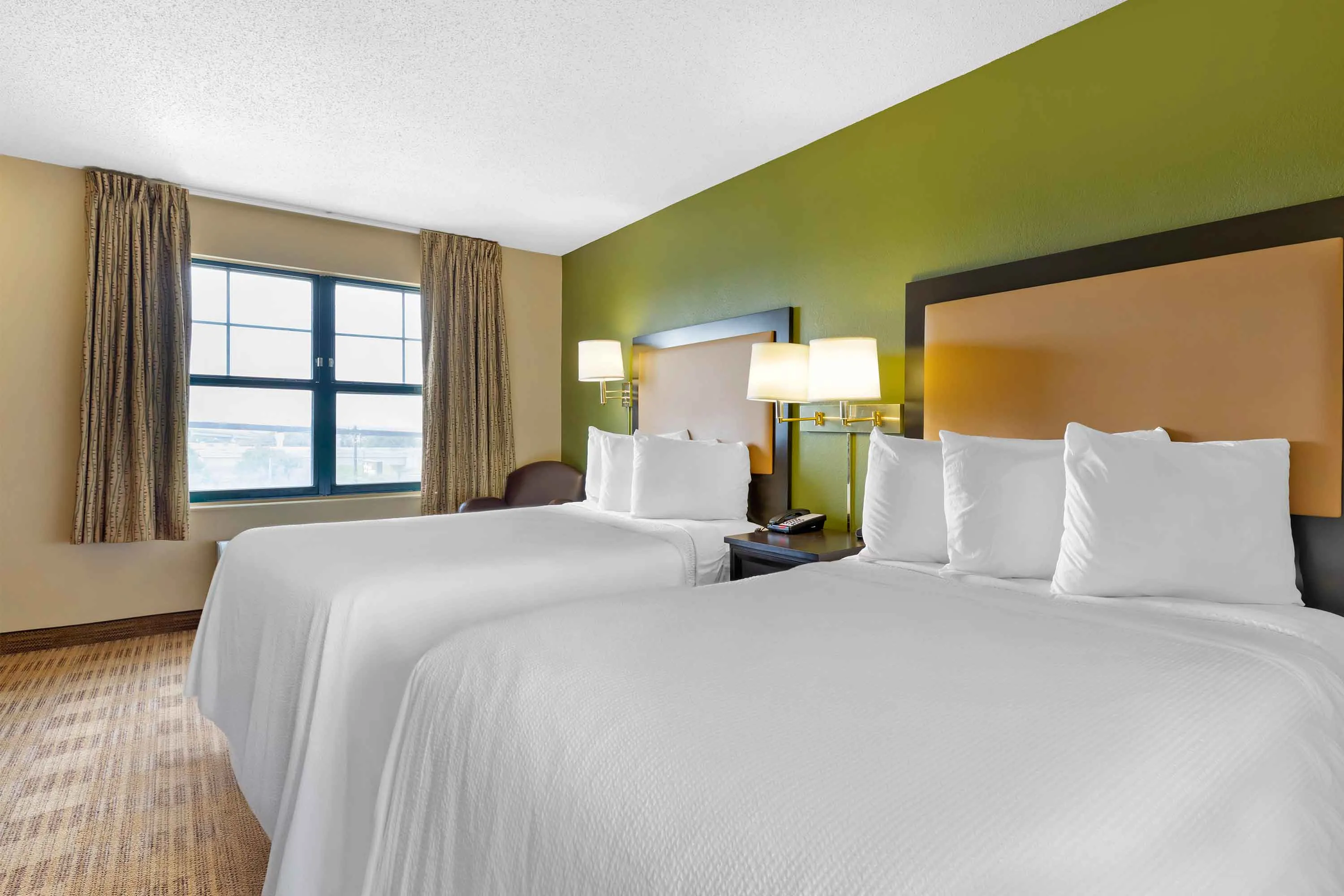 1 Bedroom Suite - 2 Full Beds