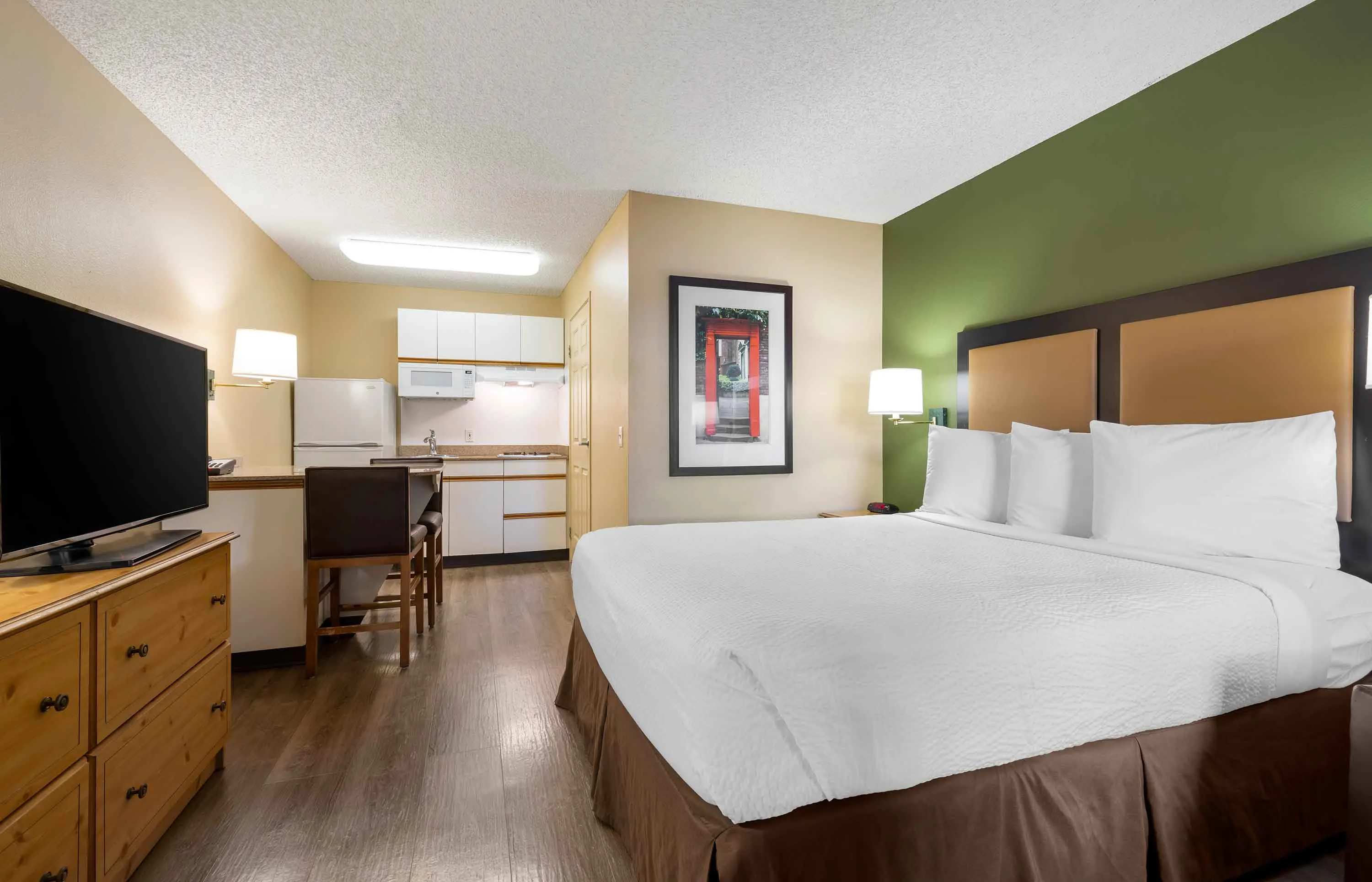 Studio Suite - 1 Queen Bed