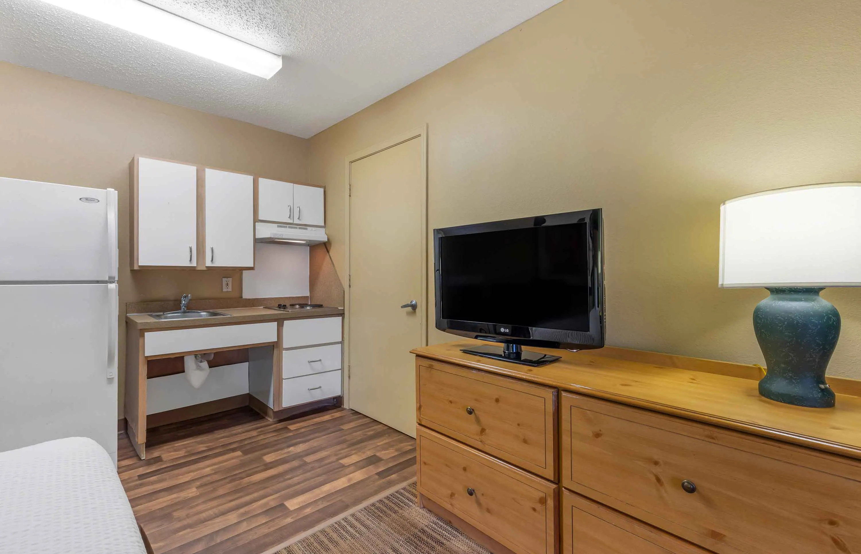 Studio Suite - 2 Full Beds