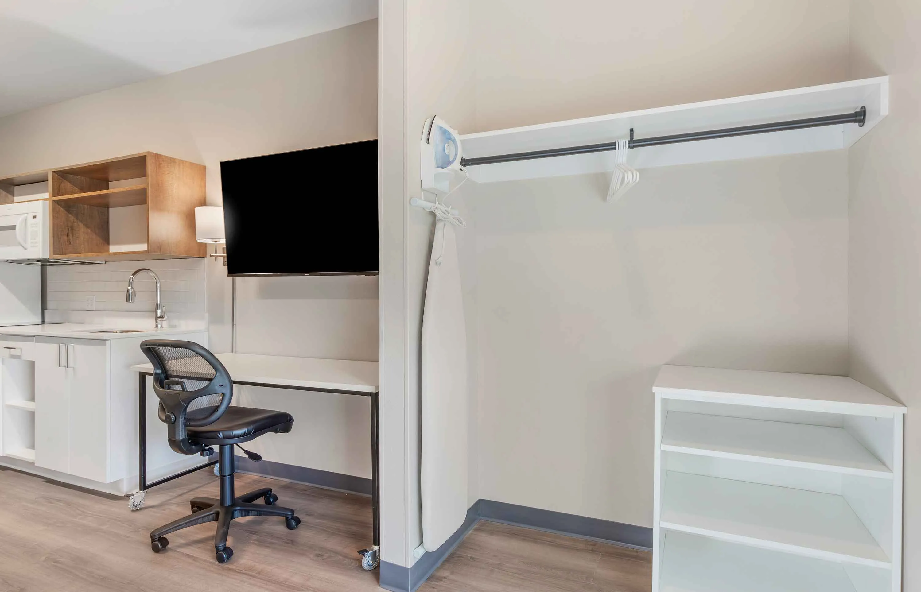 Studio Suite - 1 Queen Bed