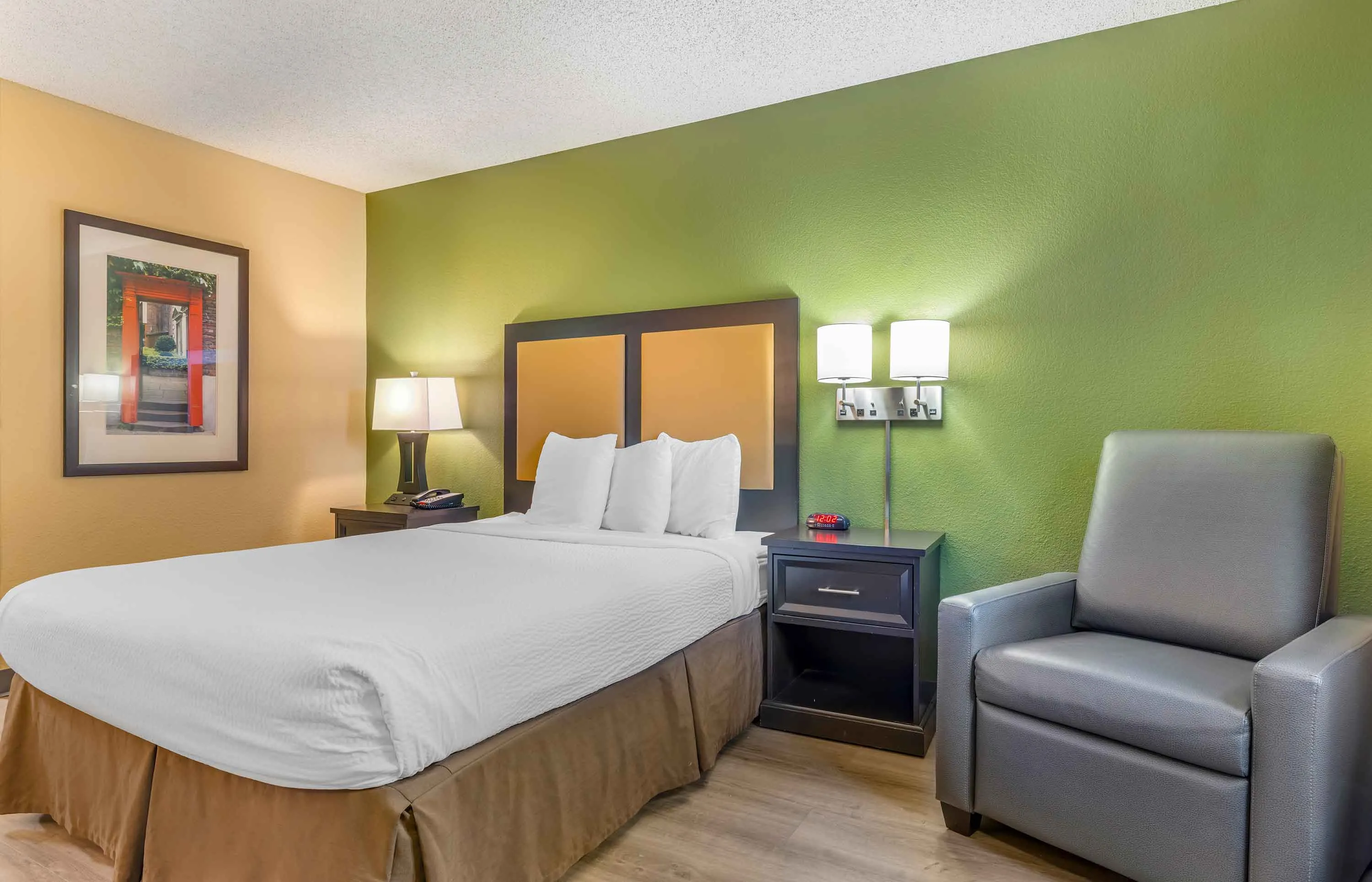 Studio Suite - 1 Queen Bed