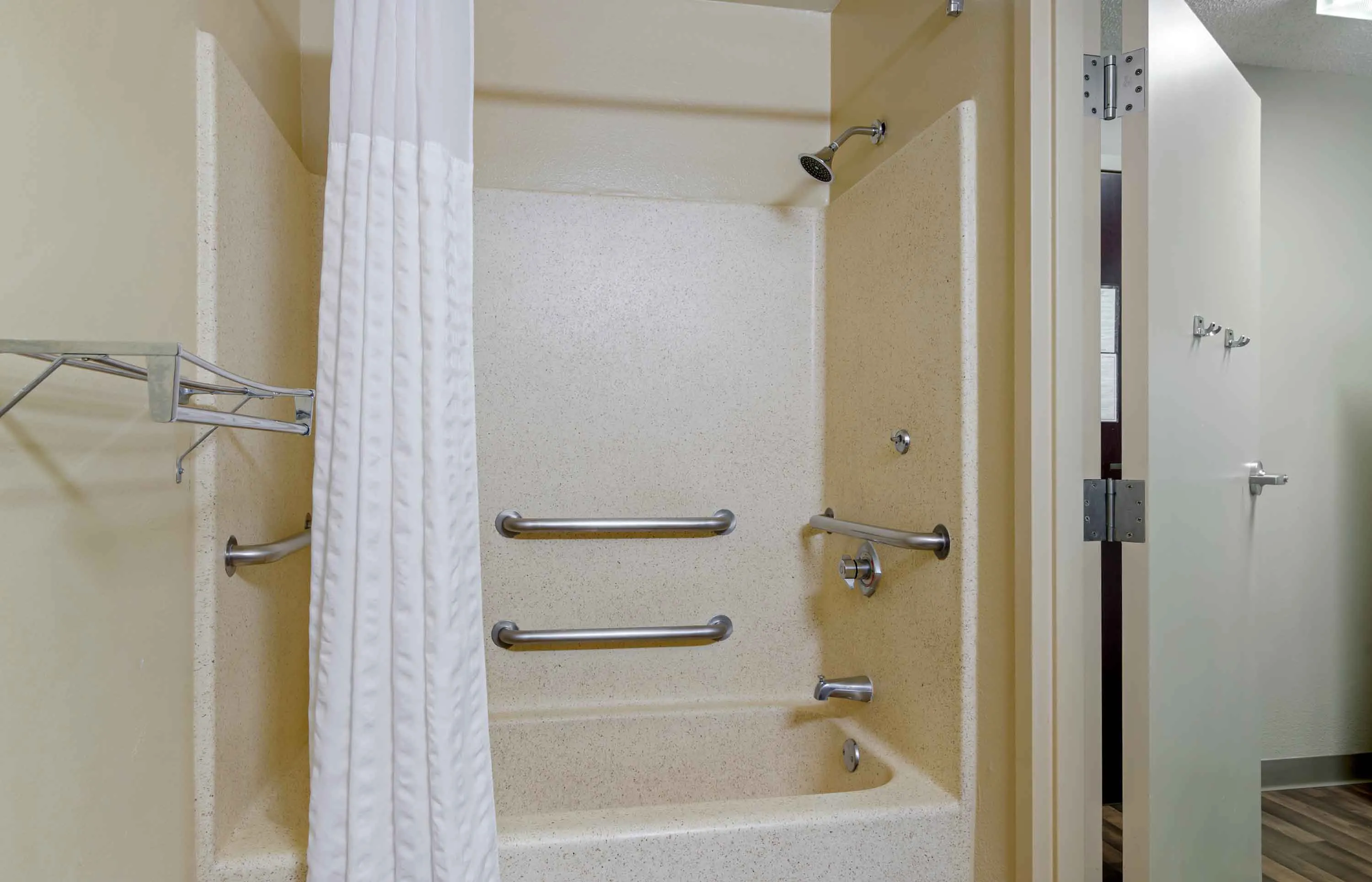 Studio Suite - 1 Queen Bed