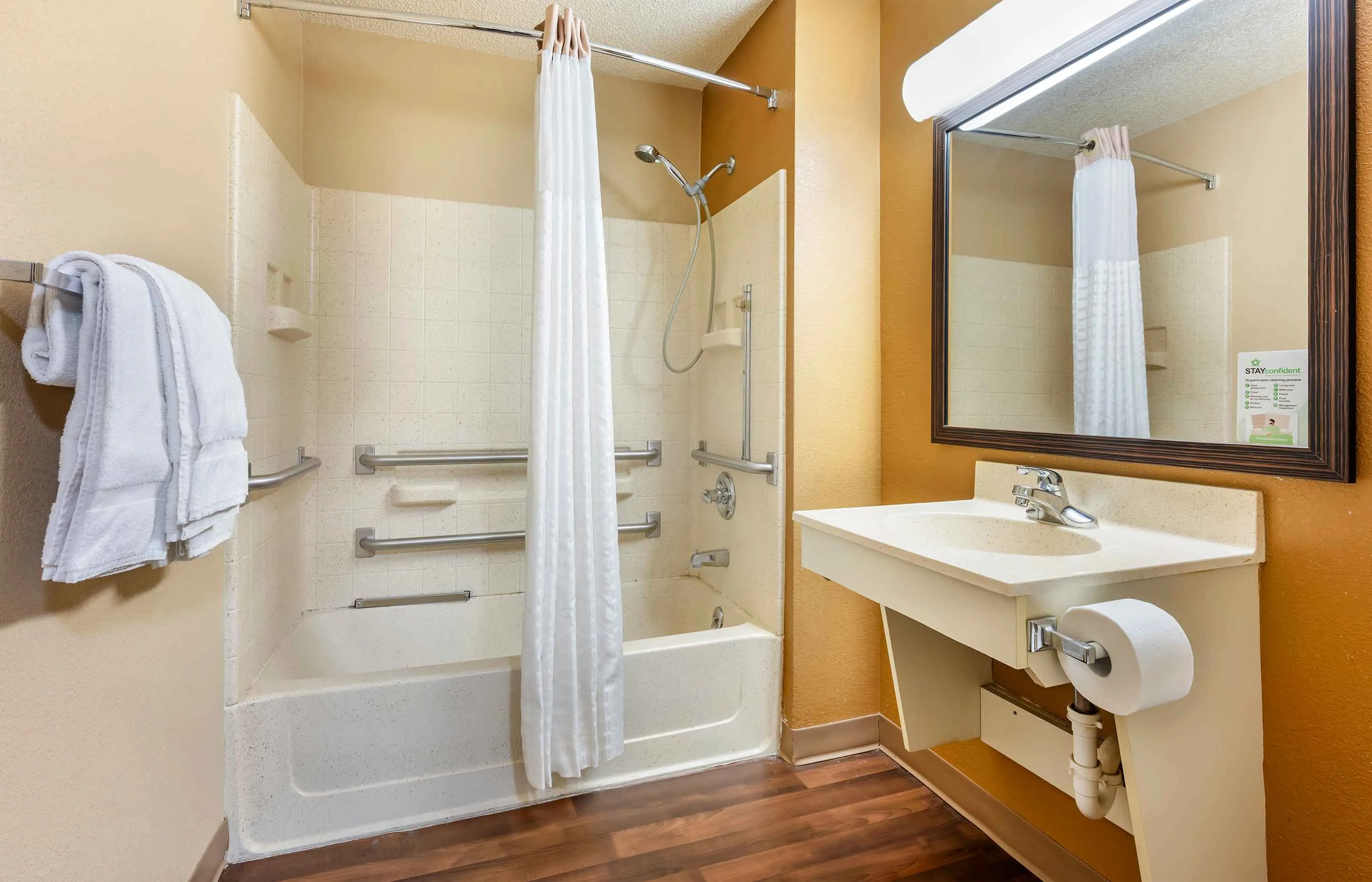 Studio Suite - 1 Queen Bed