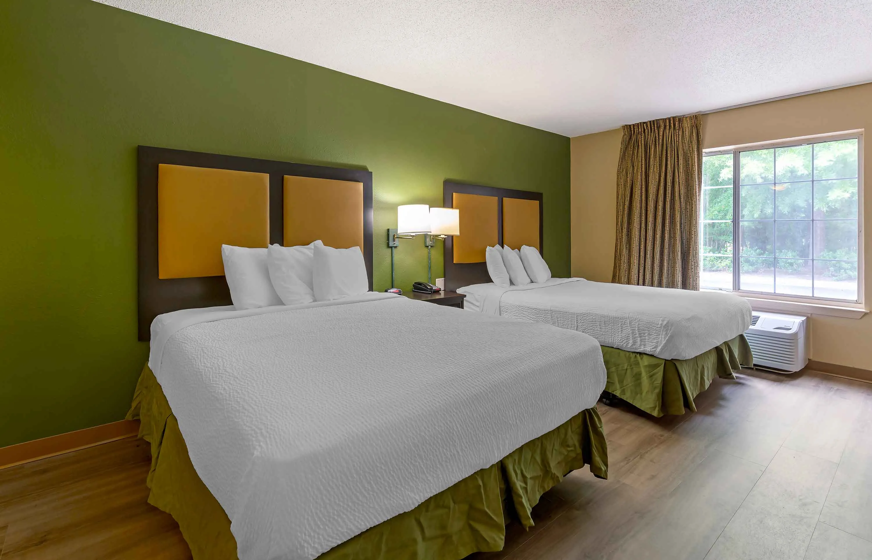 Studio Suite - 2 Full Beds