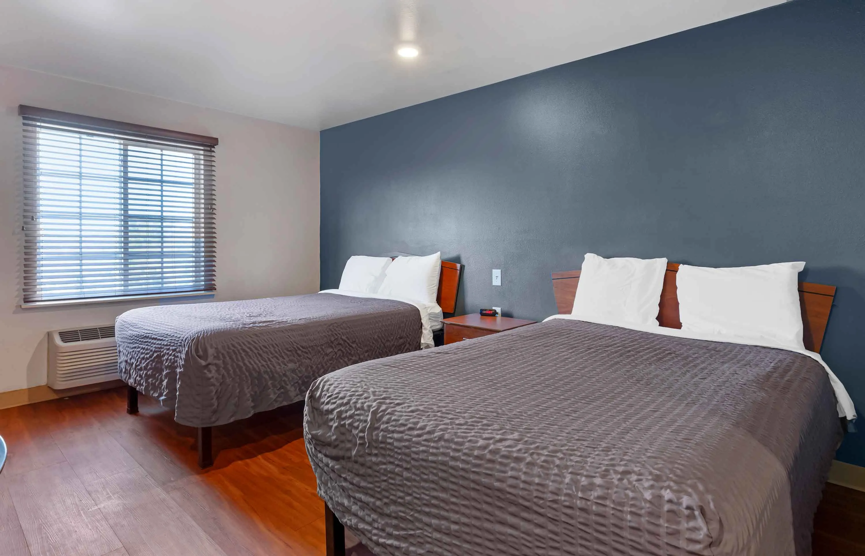 Studio Suite - 2 Full Beds