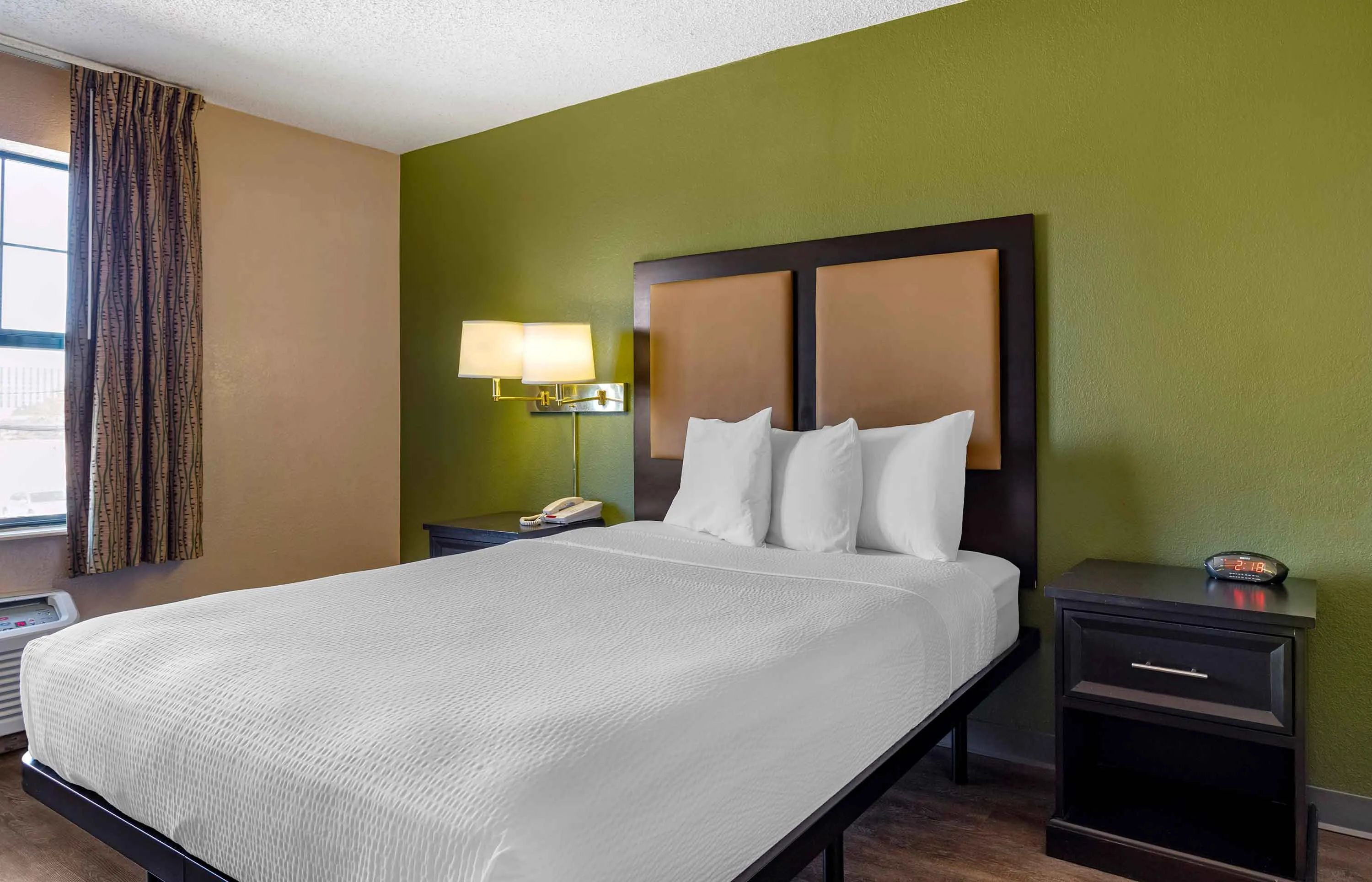 Studio Suite - 1 Queen Bed
