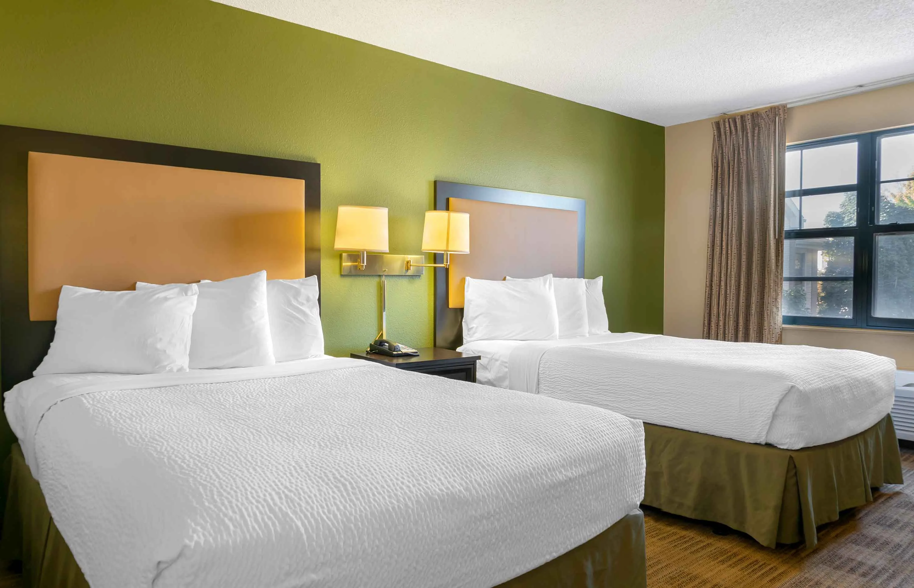 Studio Suite - 2 Full Beds
