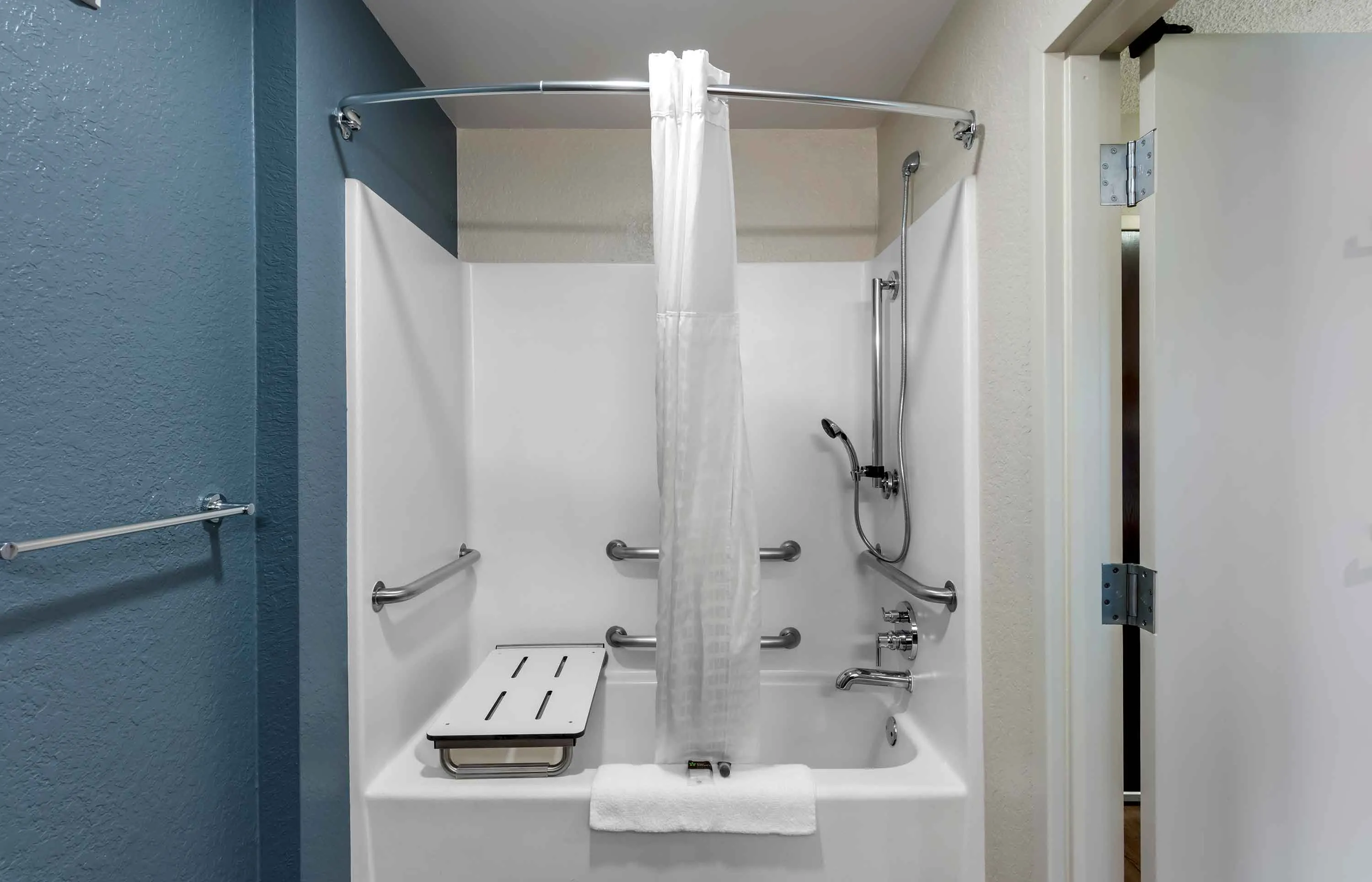 Studio Suite - 2 Full Beds