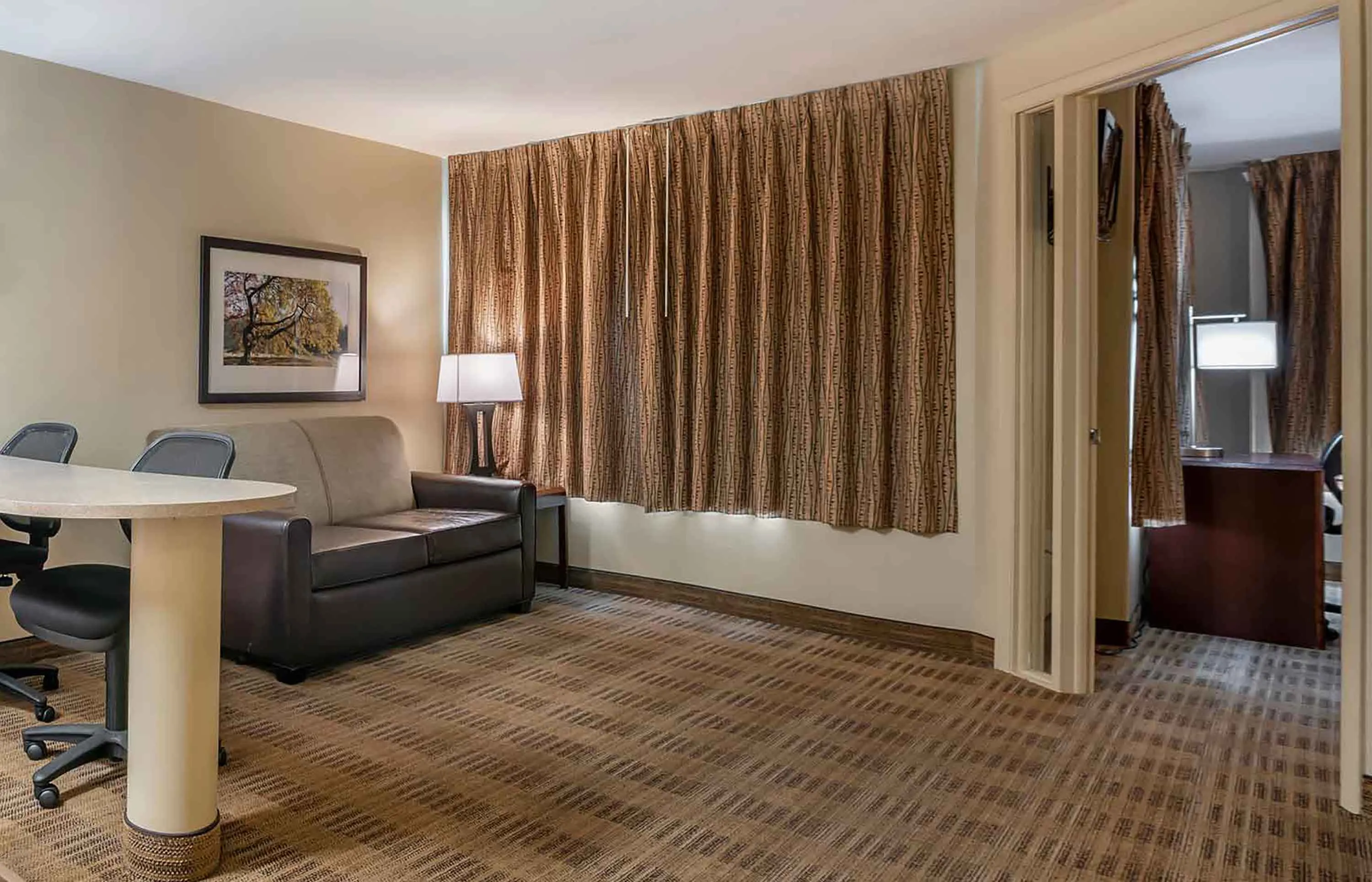 1 Bedroom Suite - 1 King Bed