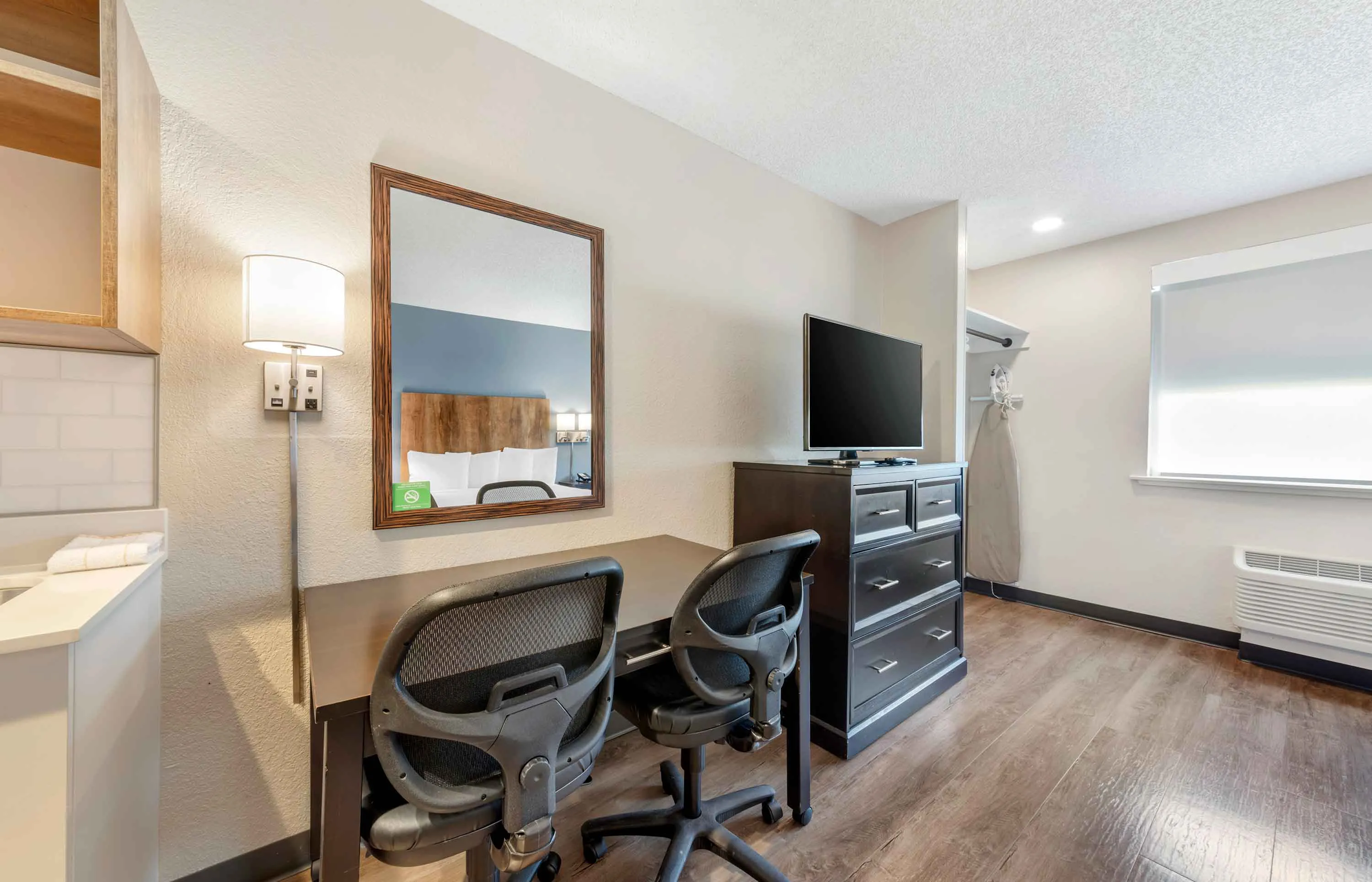 Studio Suite - 1 Queen Bed