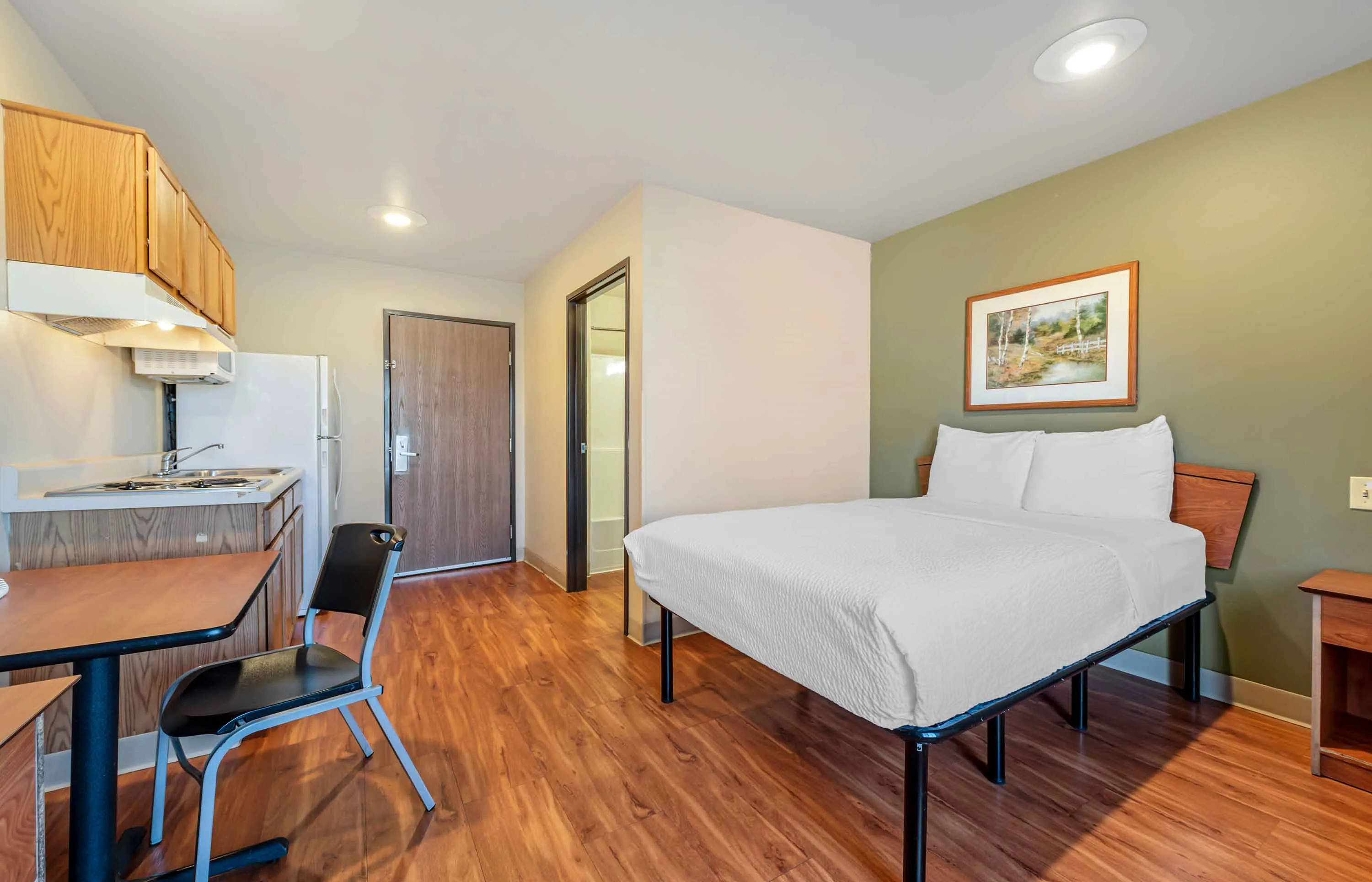 Studio Suite - 1 Full Bed