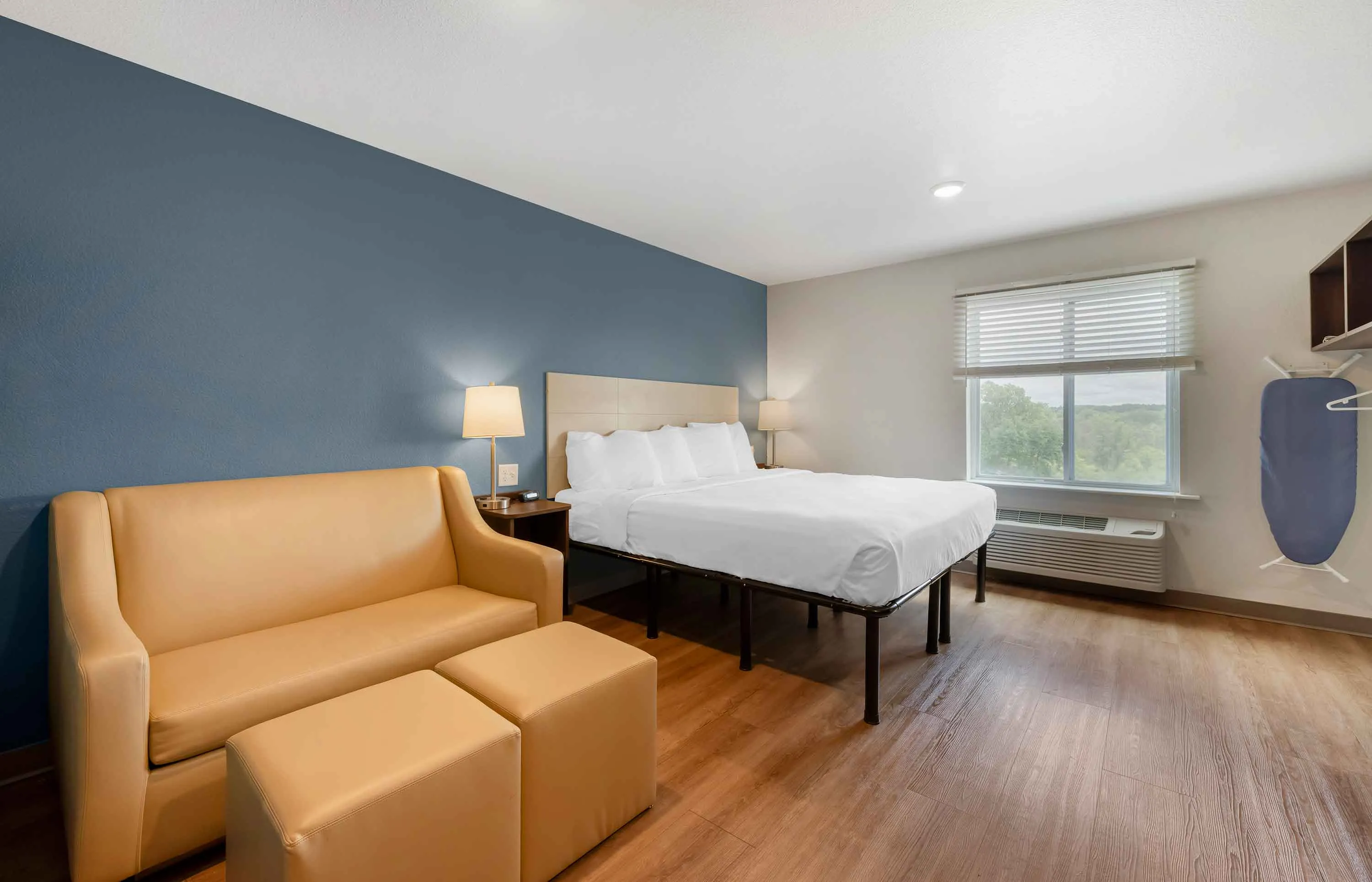 Deluxe Studio - 1 King Bed