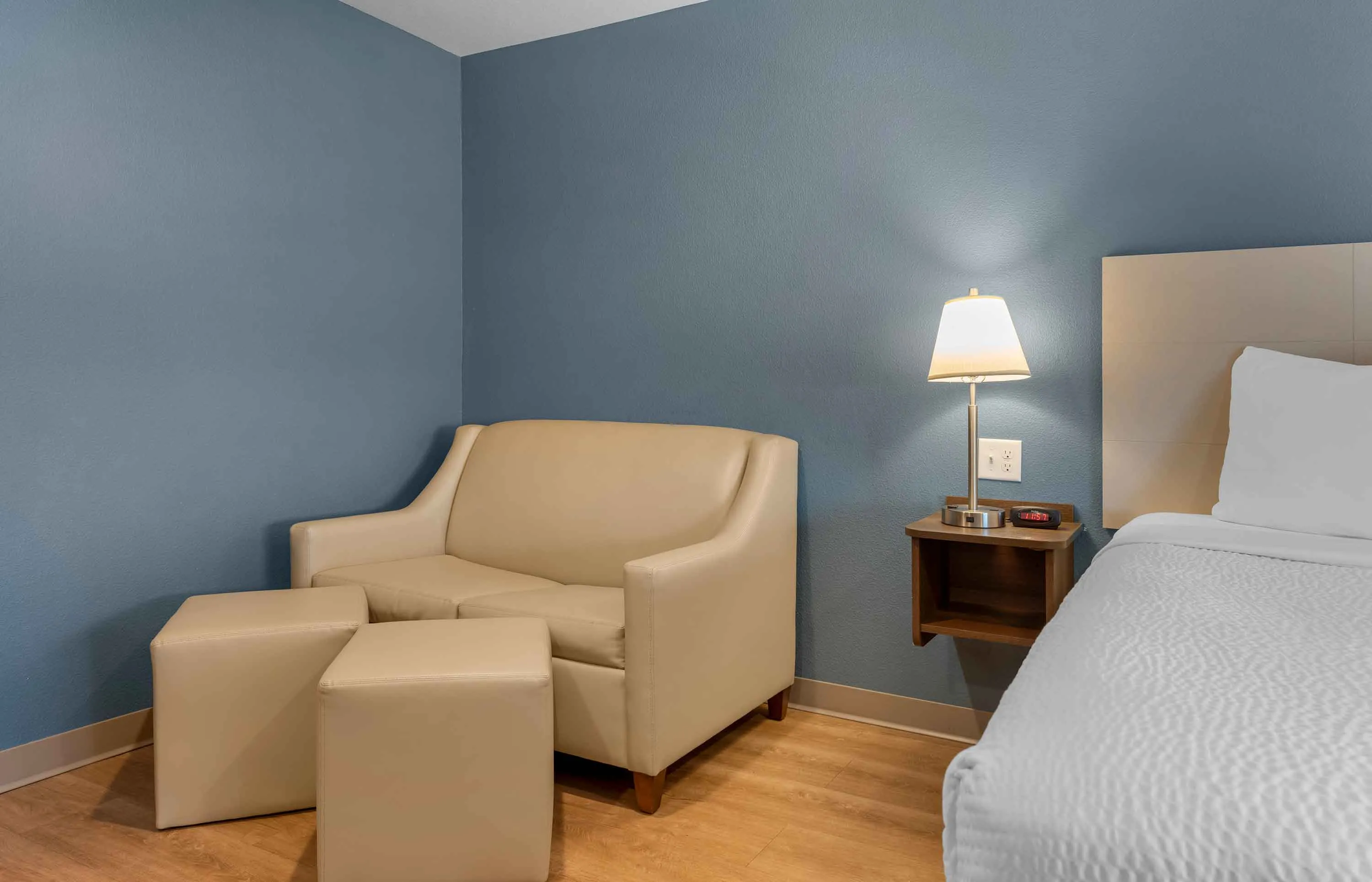 Deluxe Studio - 1 King Bed