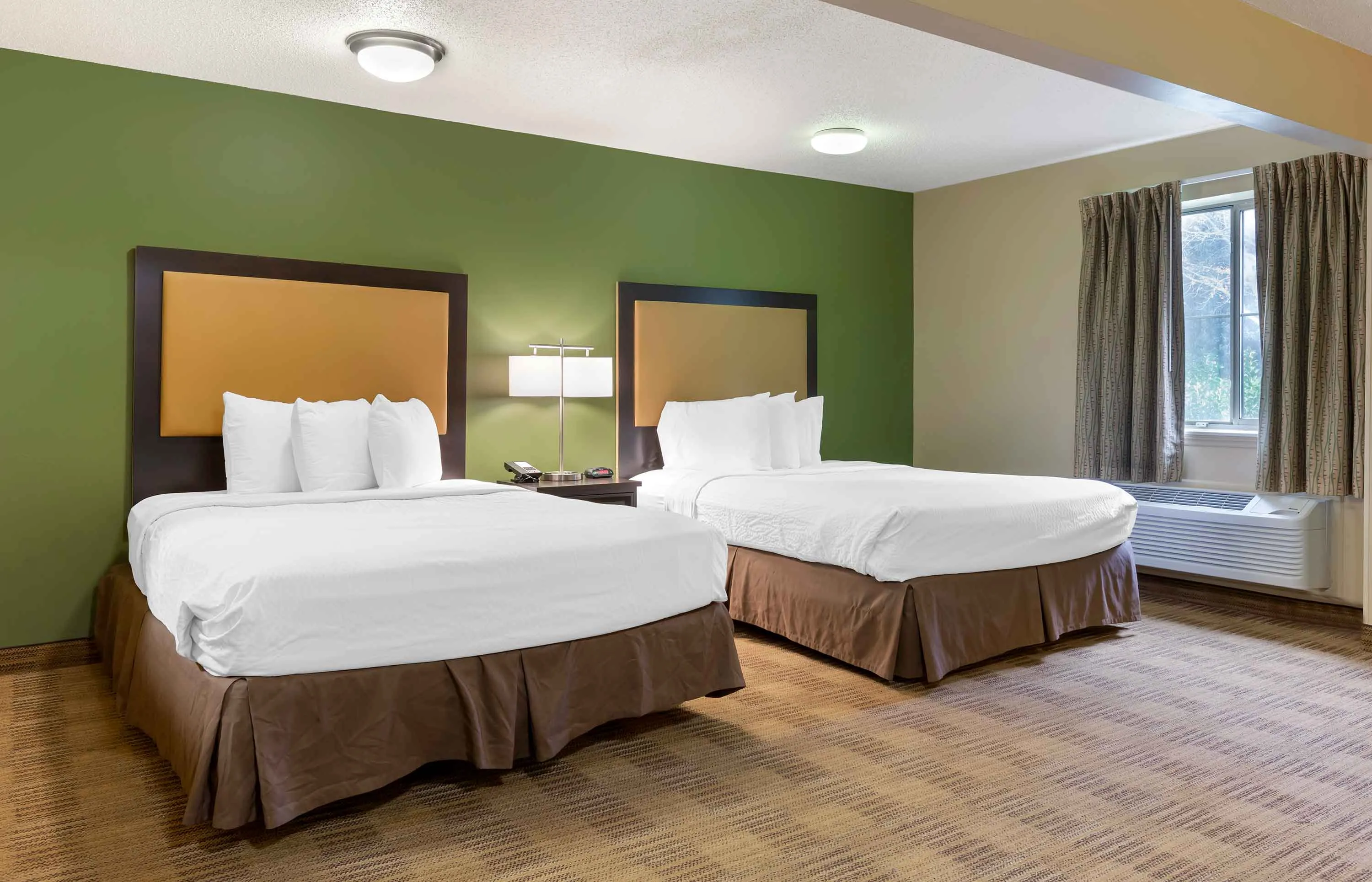 Deluxe Studio - 2 Queen Beds