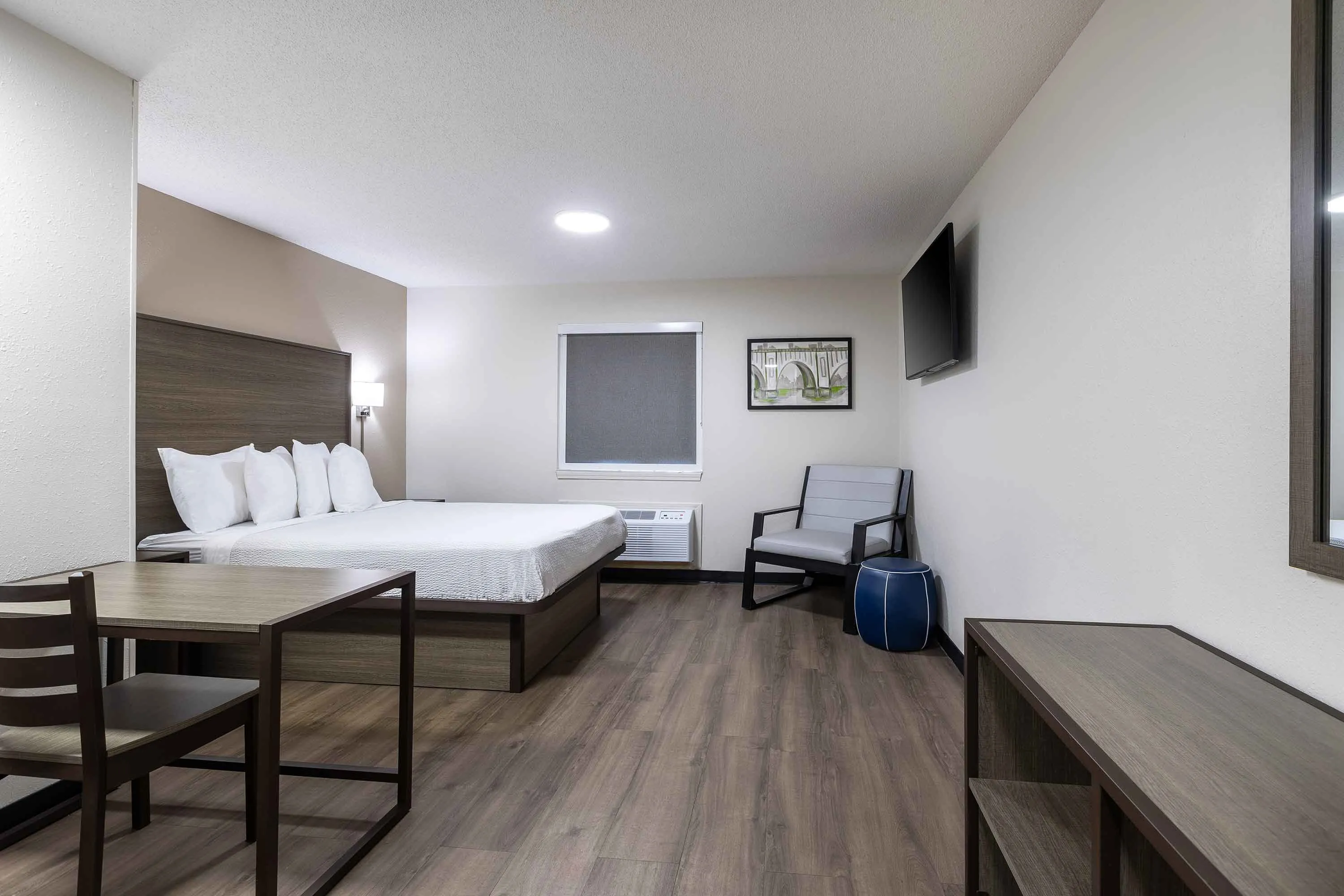 Studio Suite - 1 Queen Bed
