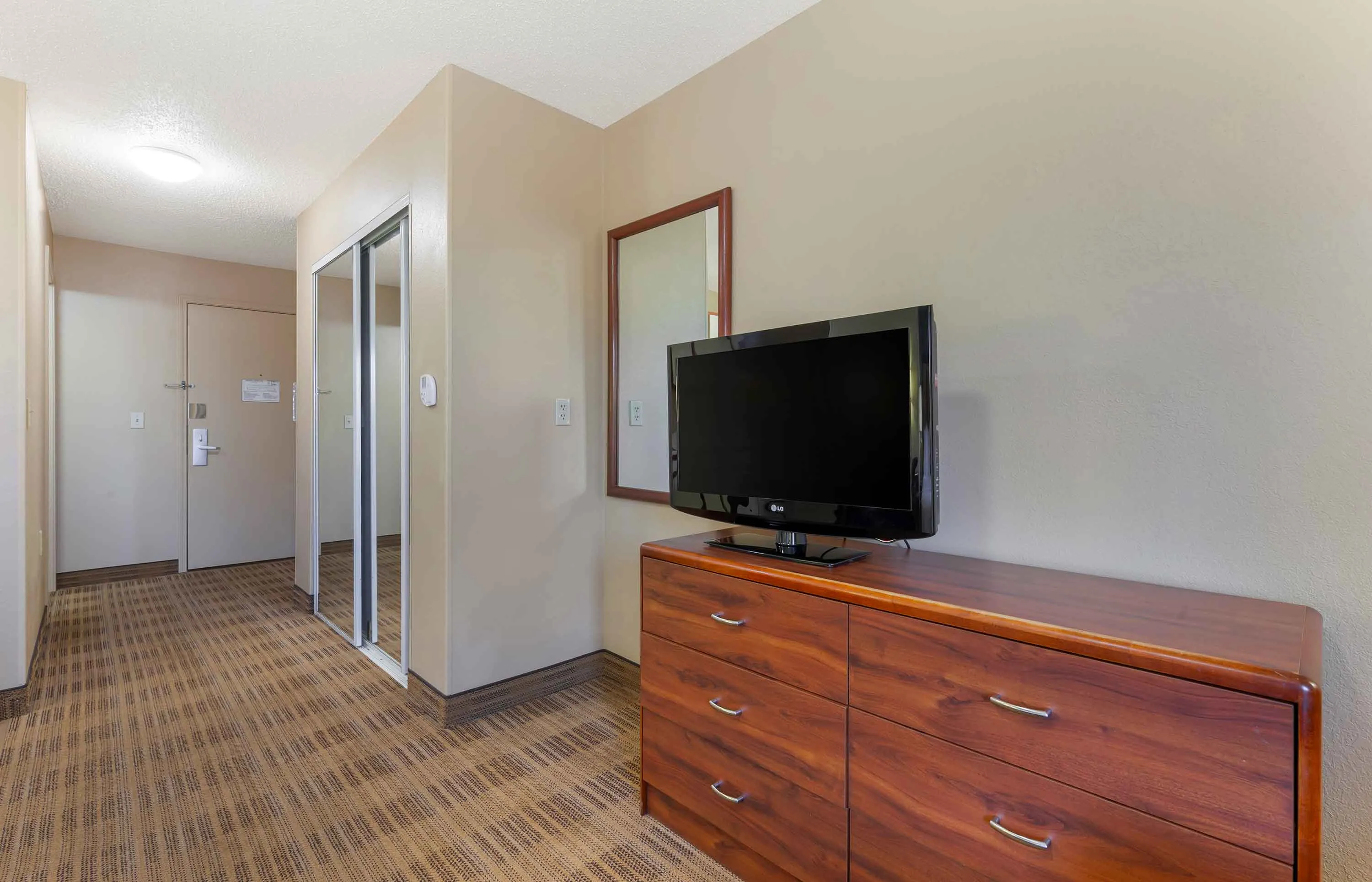 Studio Suite - 1 Queen Bed