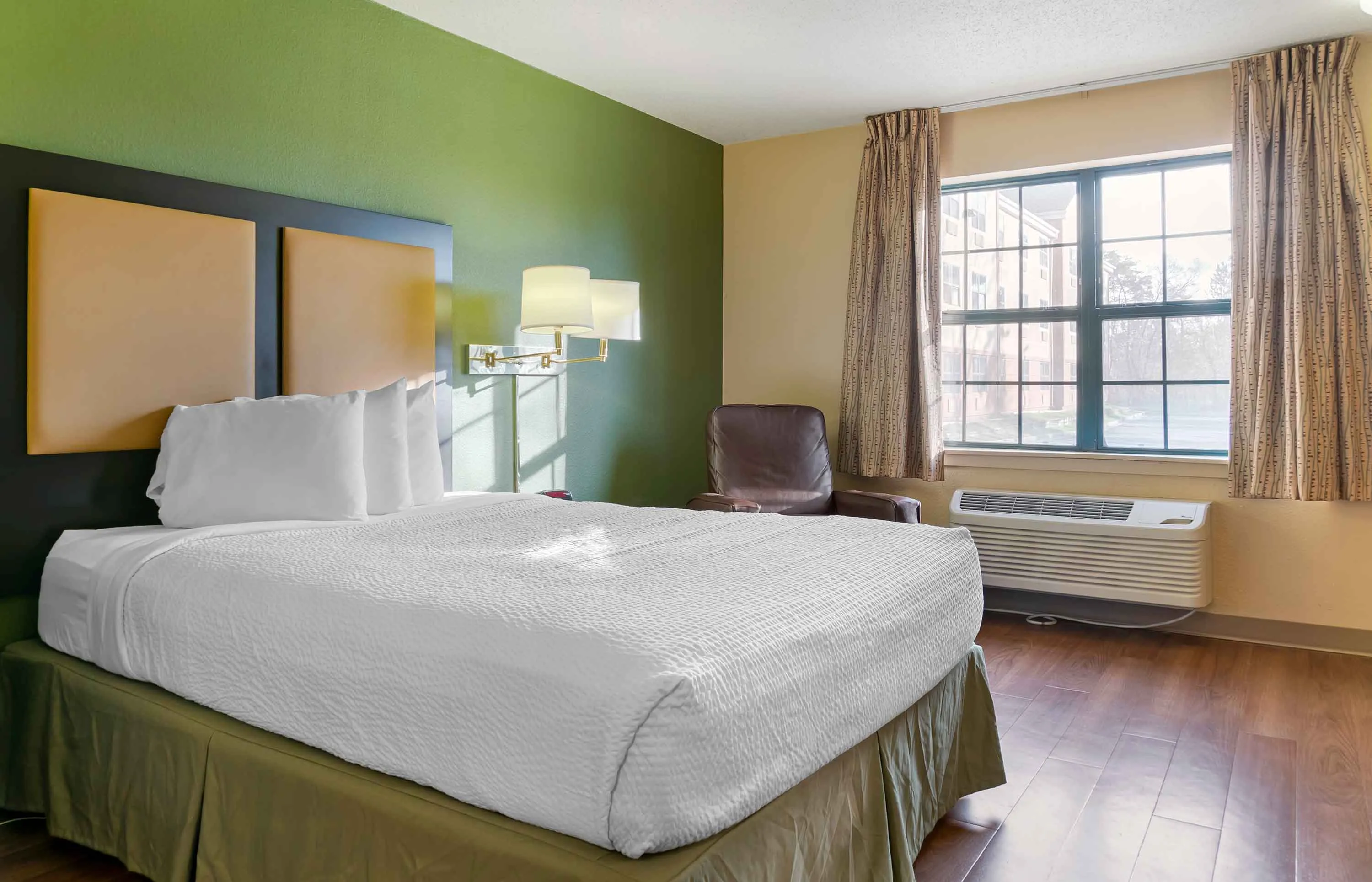 Studio Suite - 1 Queen Bed
