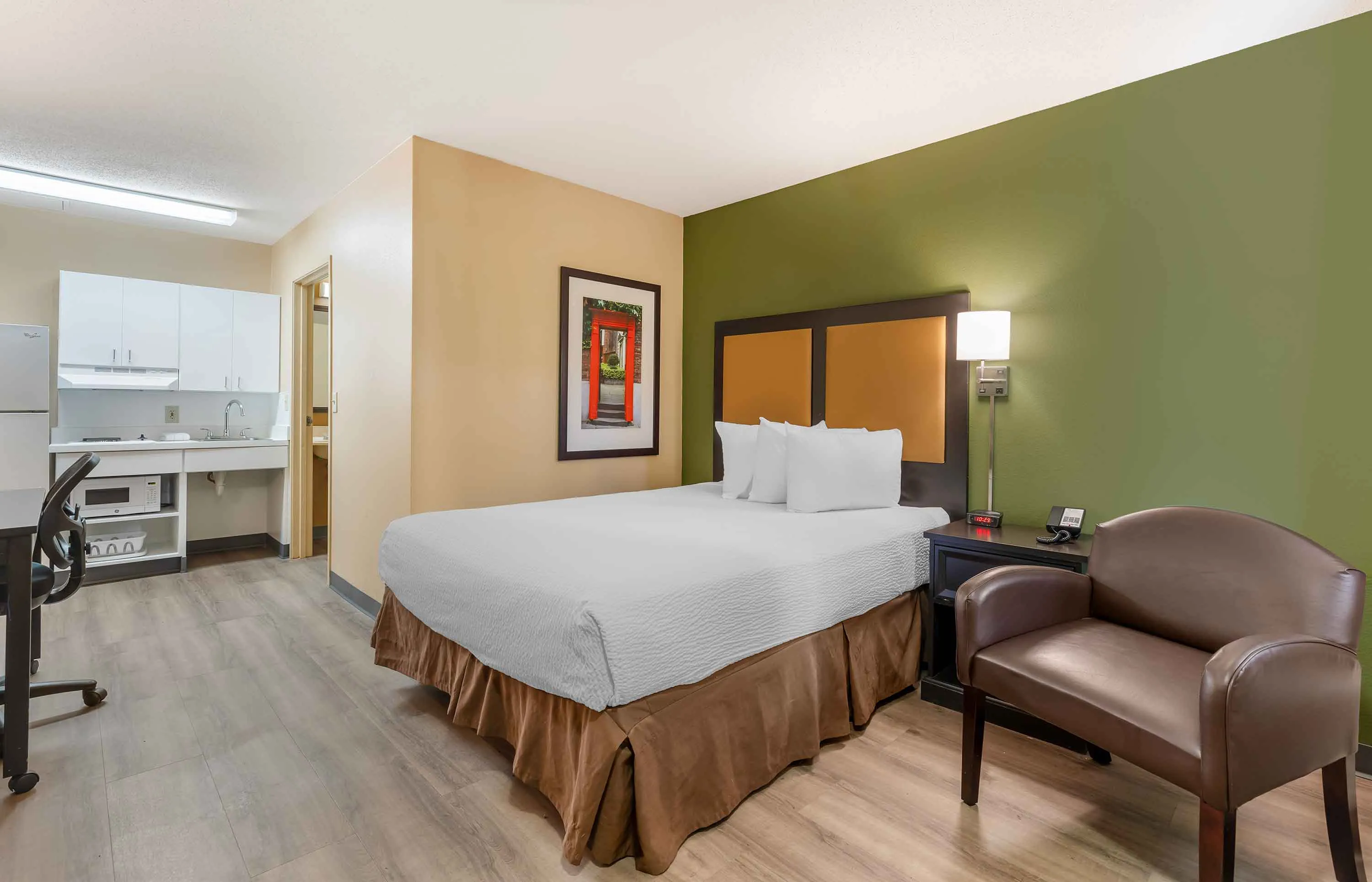 Studio Suite - 1 Queen Bed